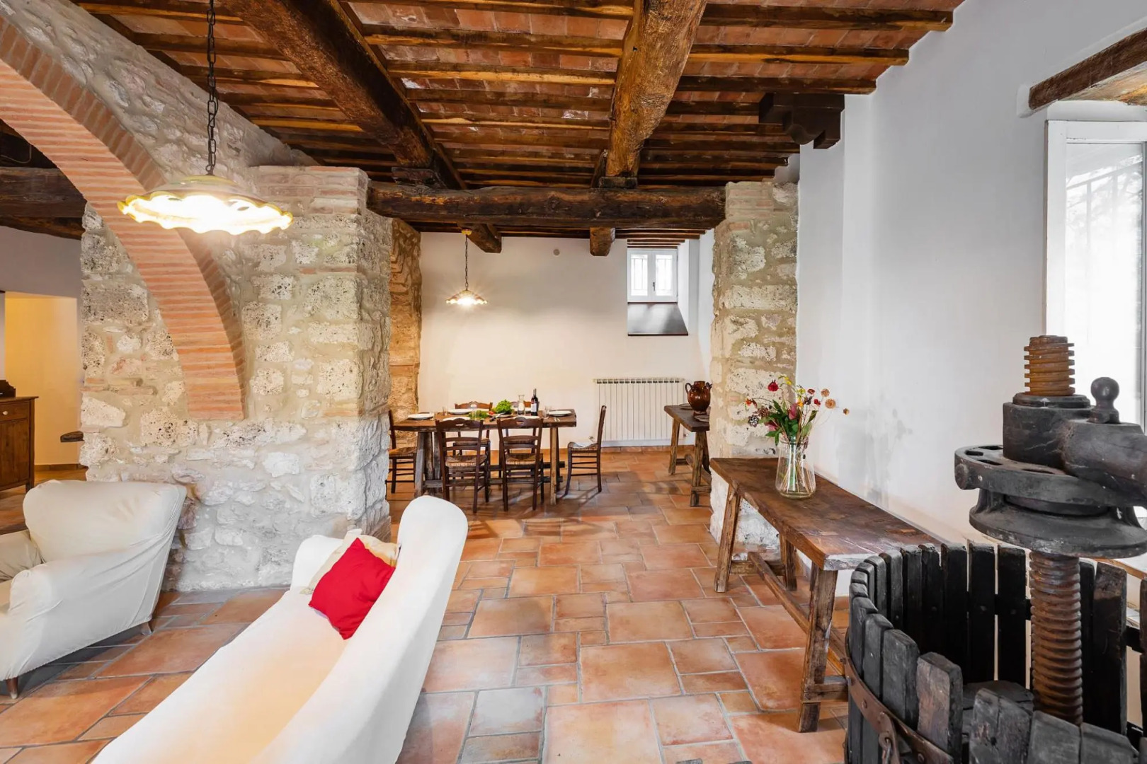 A total immersion in greenery and tranquillity.-Casale LUISA