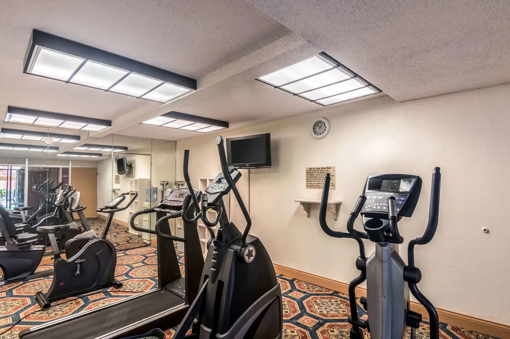 Budget Host Inn & Suites