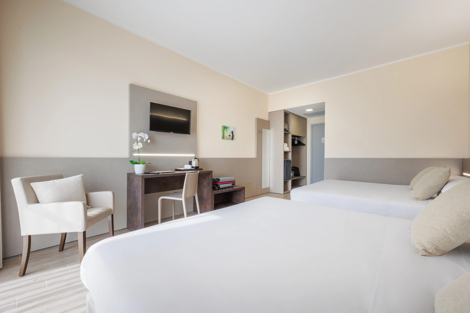 Отель Jr Hotels Gate 7 Bologna 