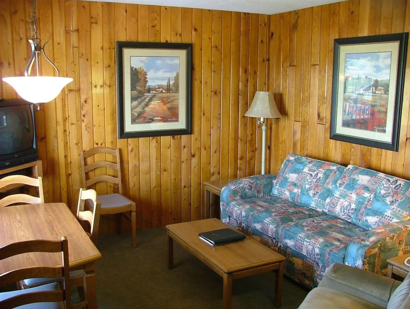 The Cedarwood Inn & Suites