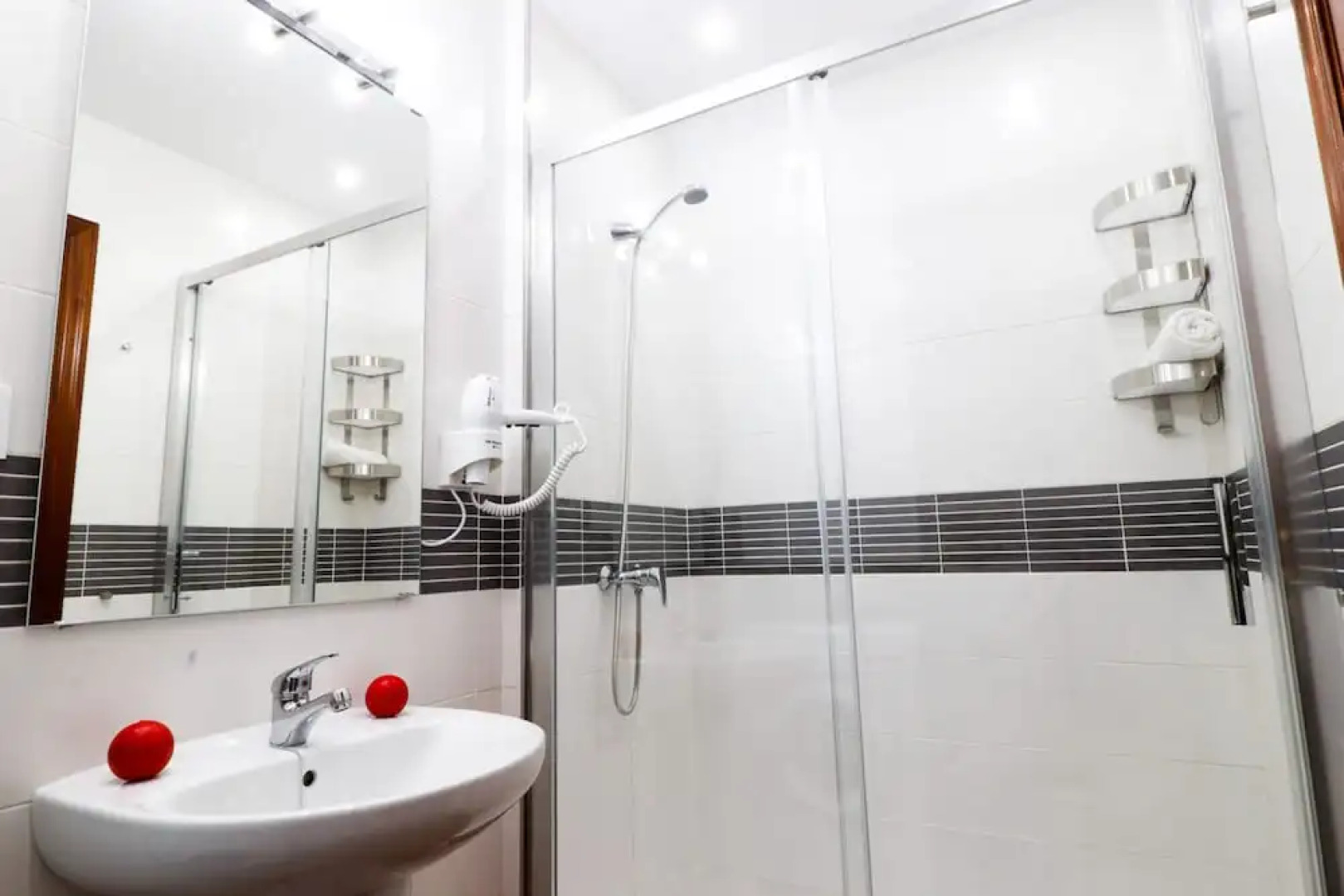 Summerland Apartments Rota