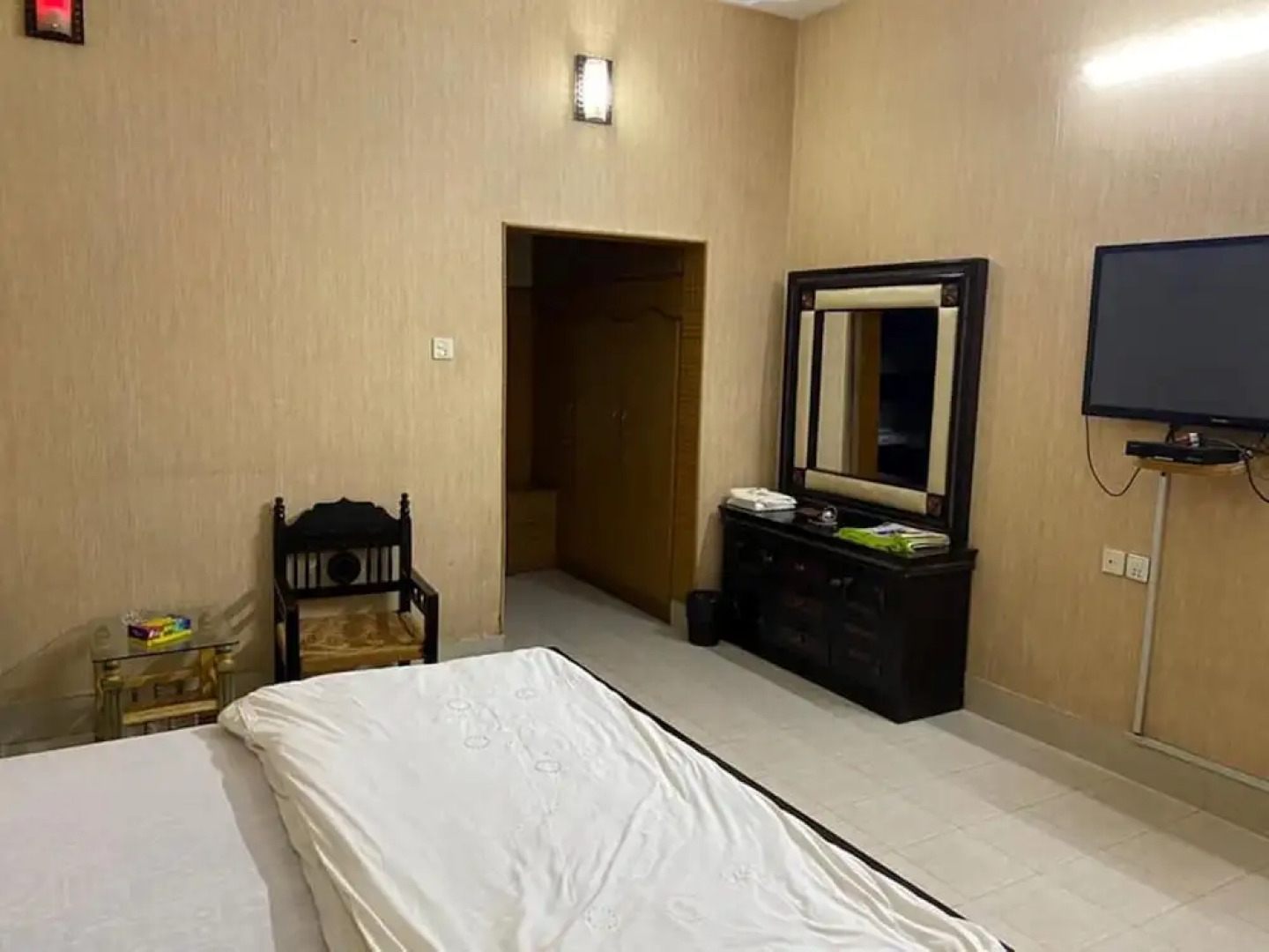 Holiday Inn Guest House