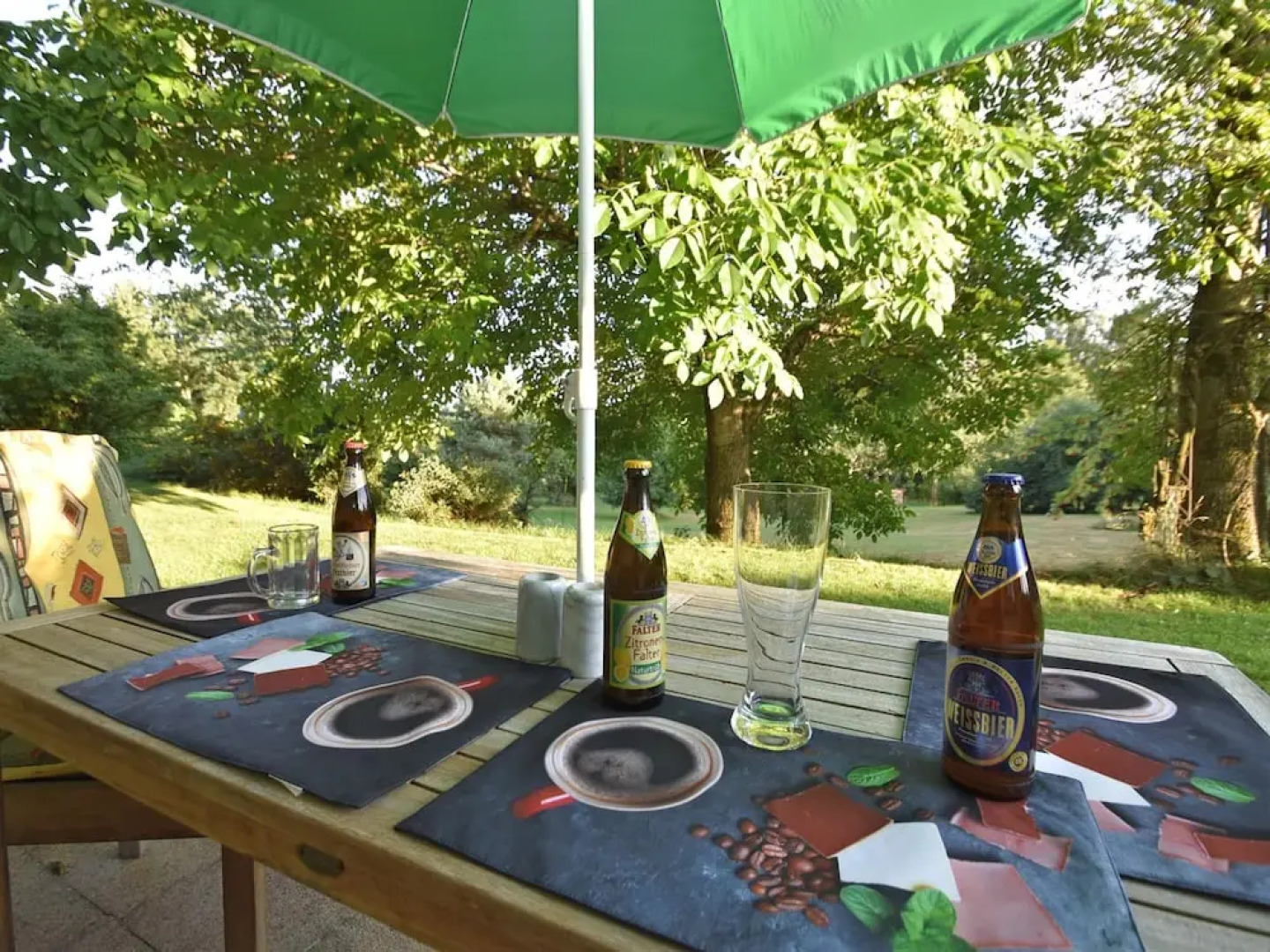 Tranquil Garden Apartment