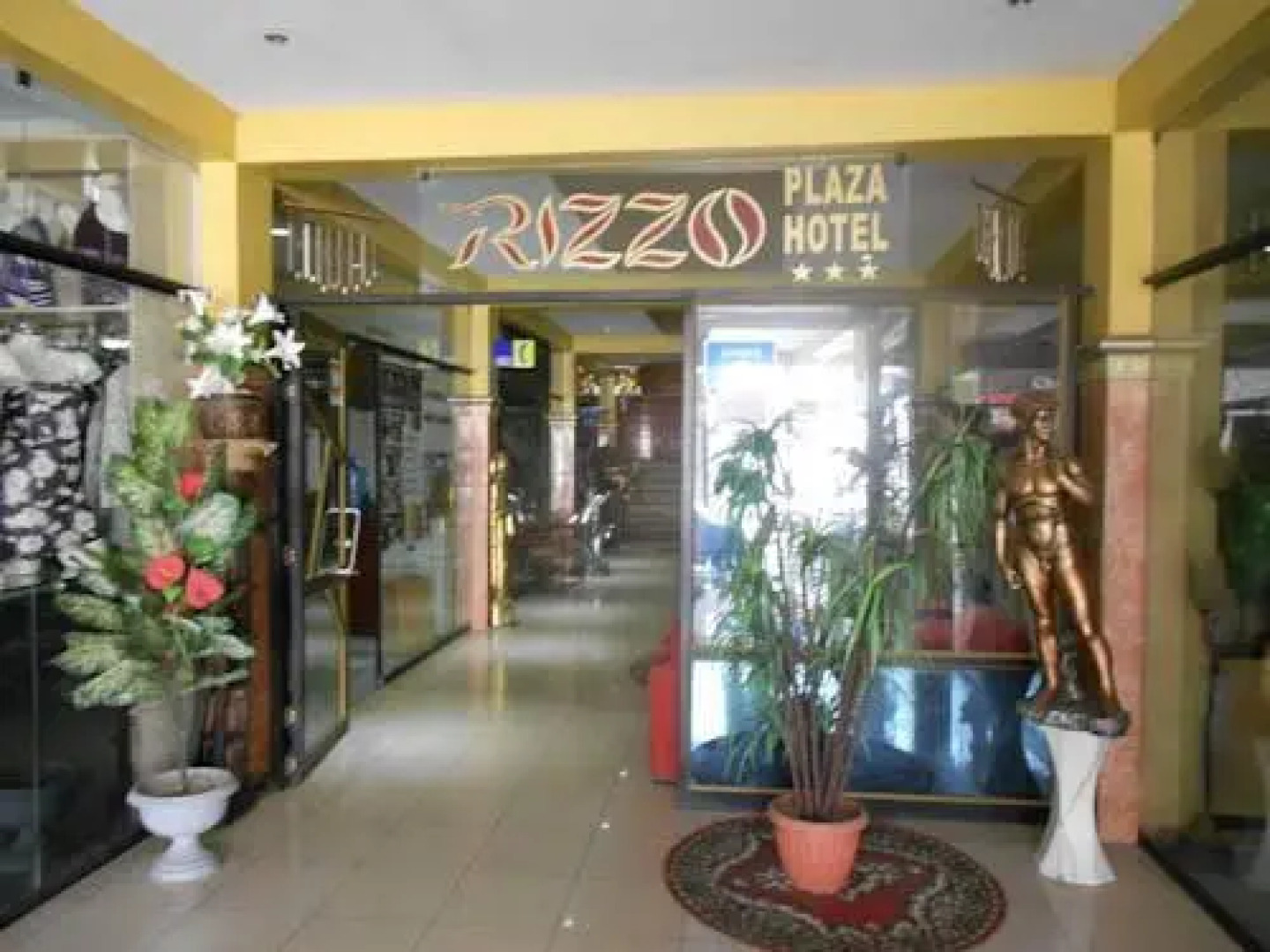 Rizzo Plaza Hotel
