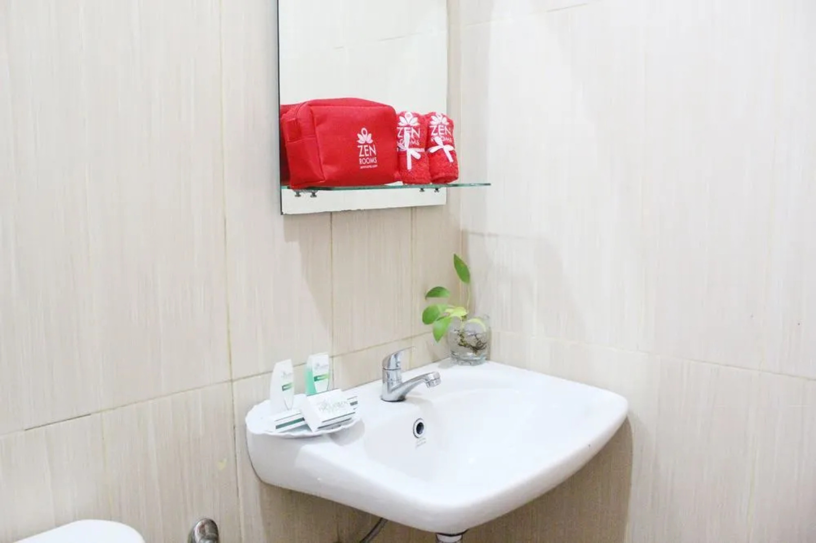 ZEN Rooms K. H. Moh Toha Ciawi