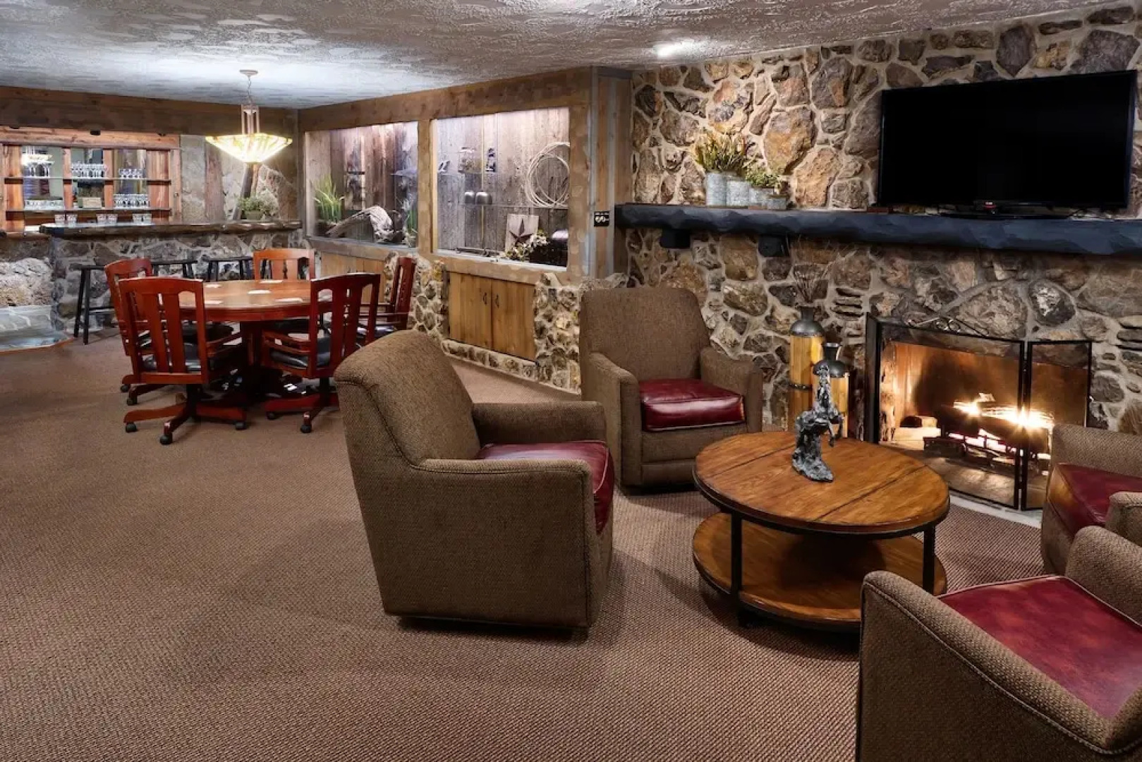 Rock Crest Lodge And Cabins