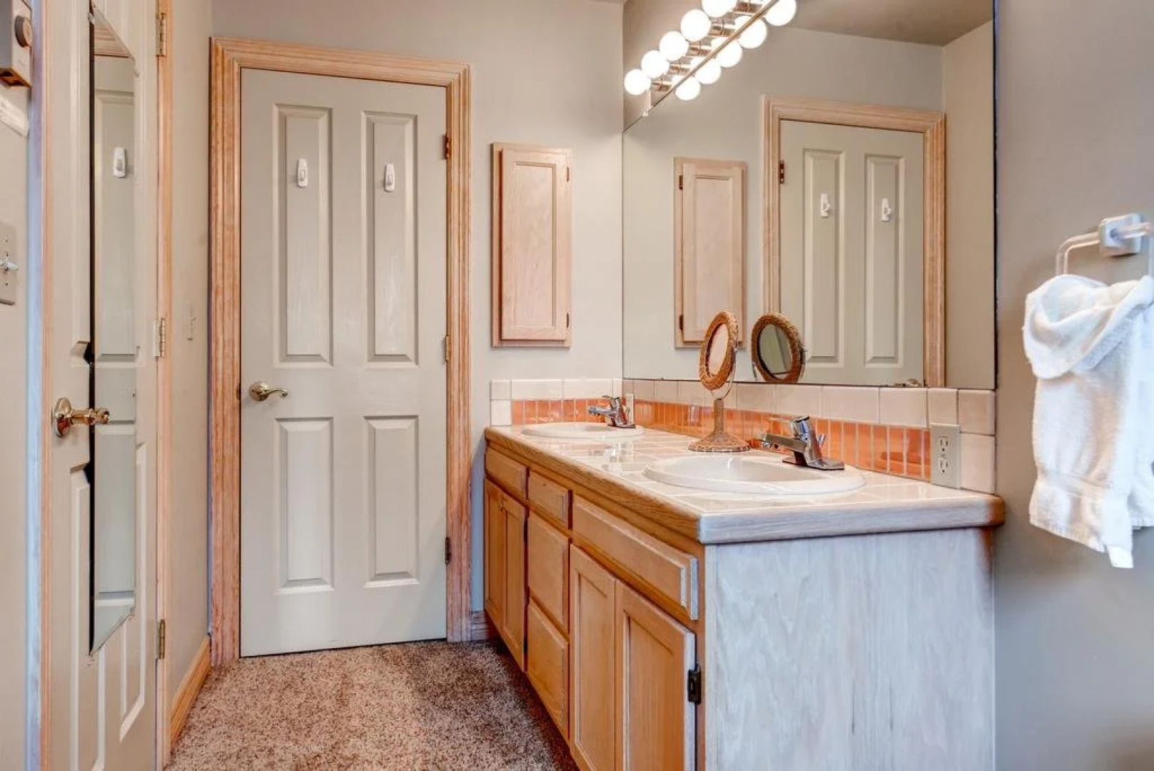 Four-Bedroom Pineview Haus