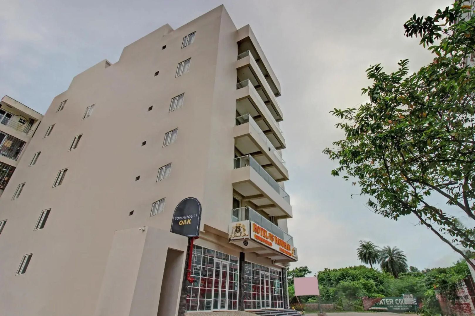 Townhouse OAK VS Shivanya