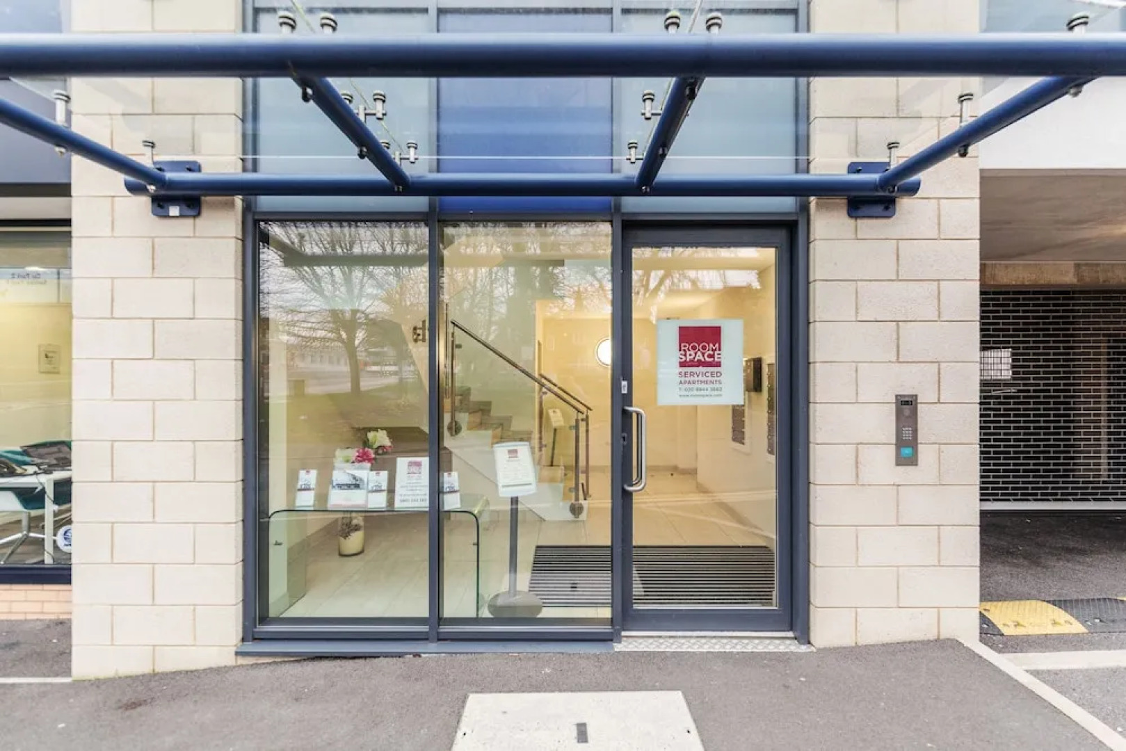 Roomspace Apartments -New Manor House