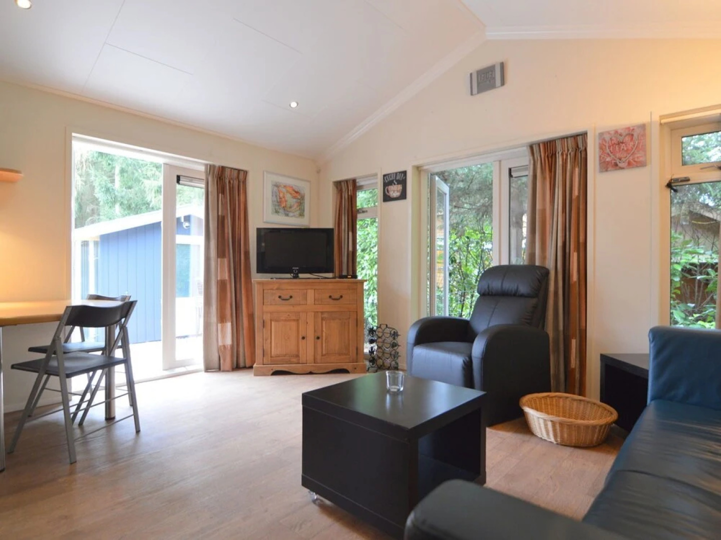 Tranquil Holiday Home in Wissel With Terrace, Garden