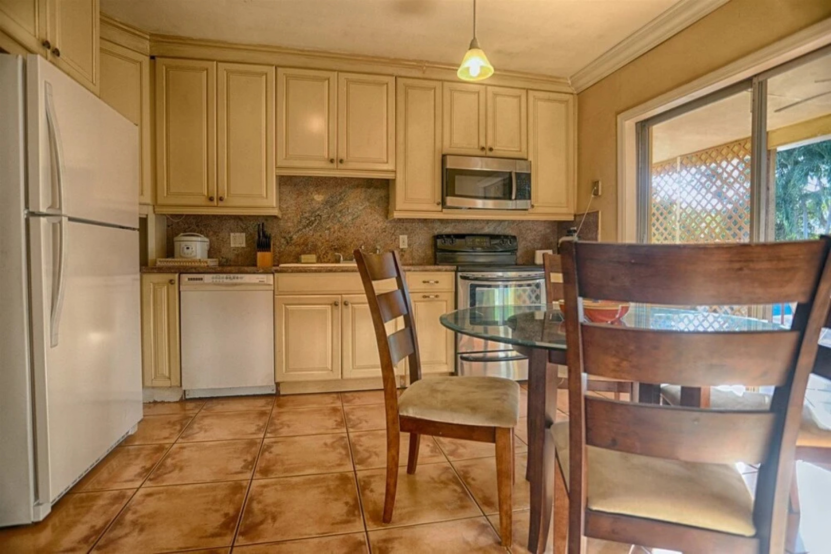 Spacious & Conveniently Located Miami Airport Home