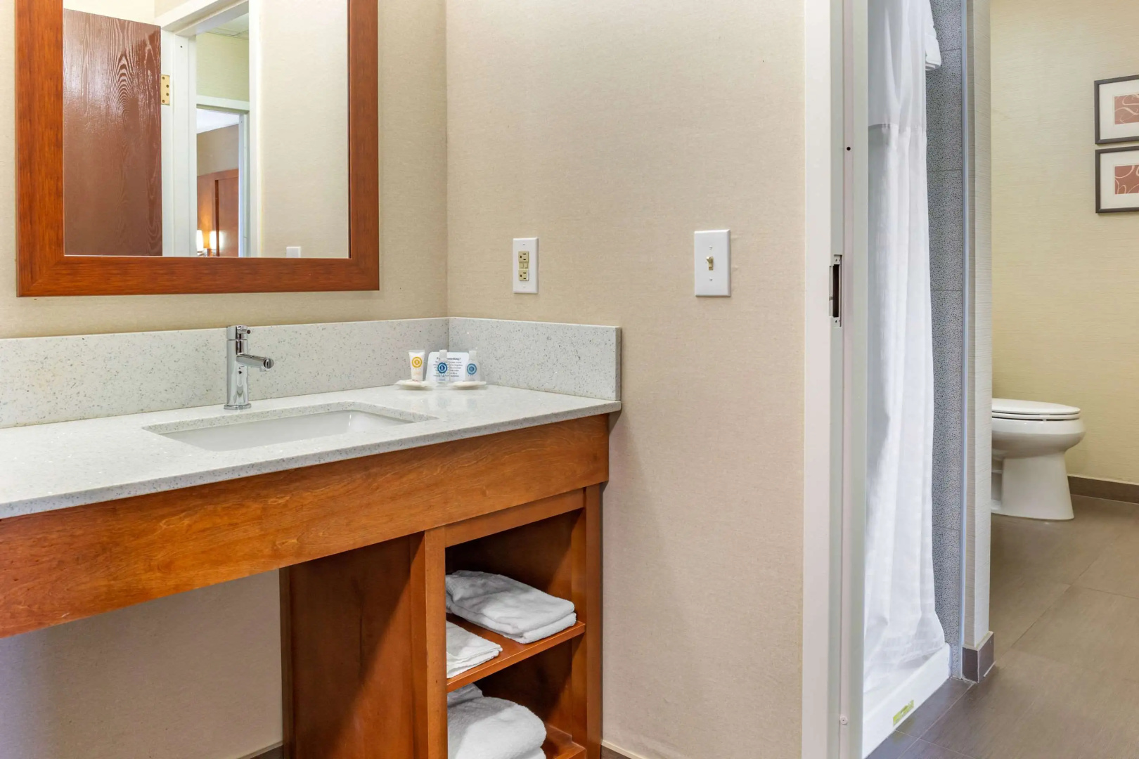 Comfort Suites Dover University Area