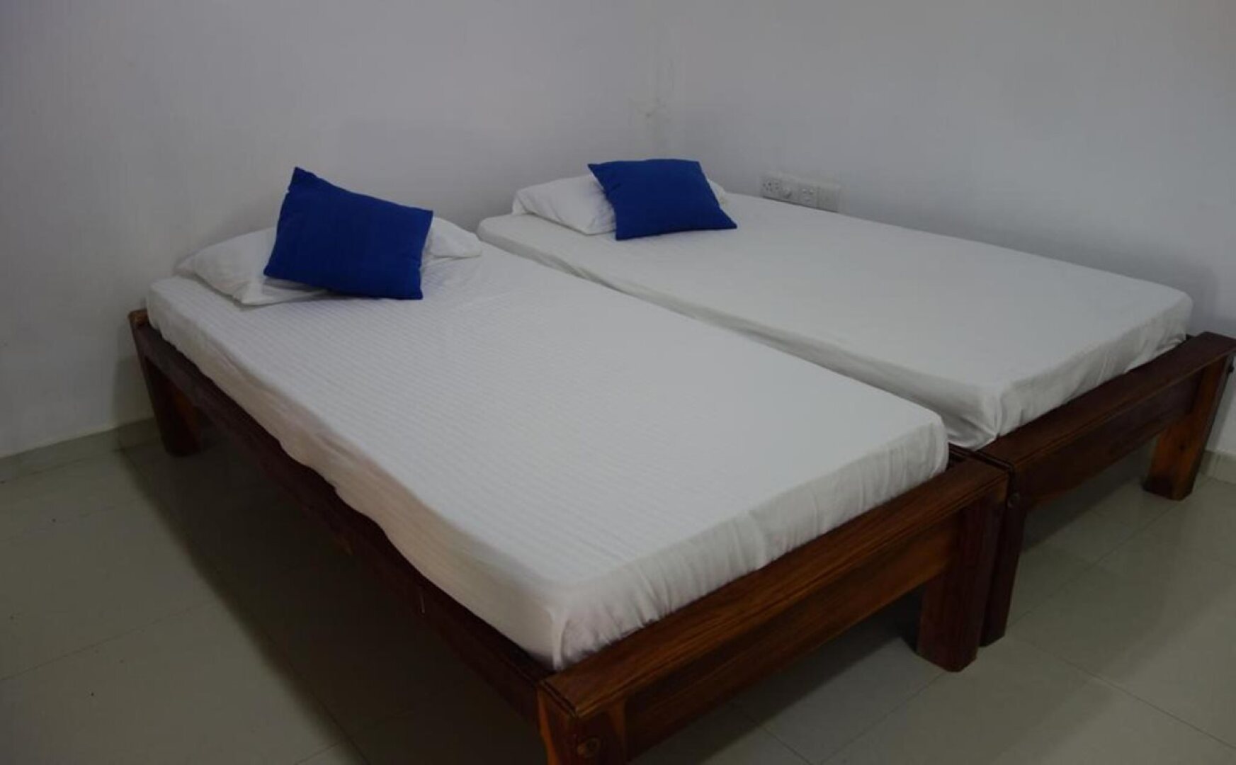 Yoho Hotel Arugambay Beach Inn