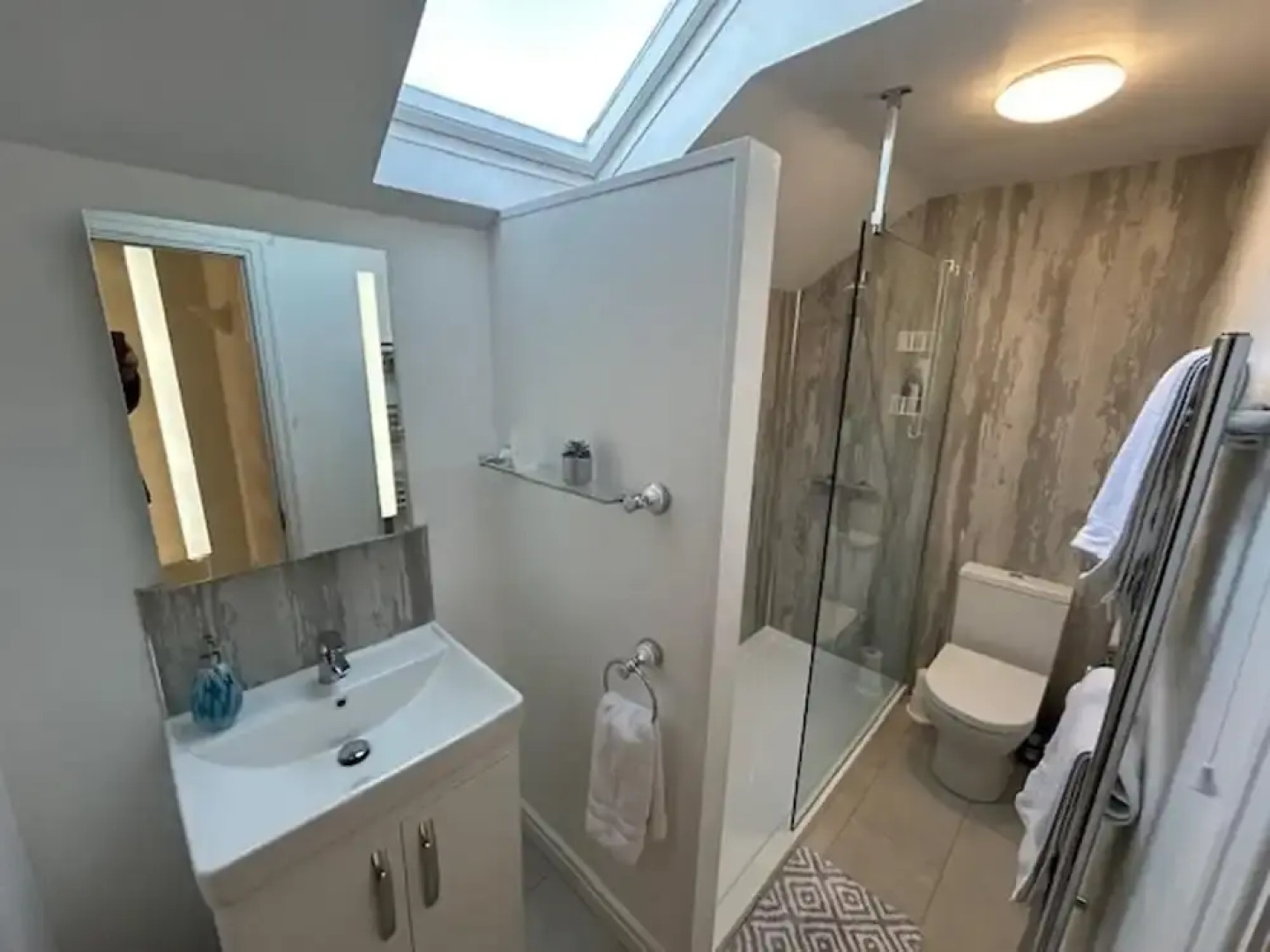 2 Bedroom Cottage Free Private Parking Fire Place