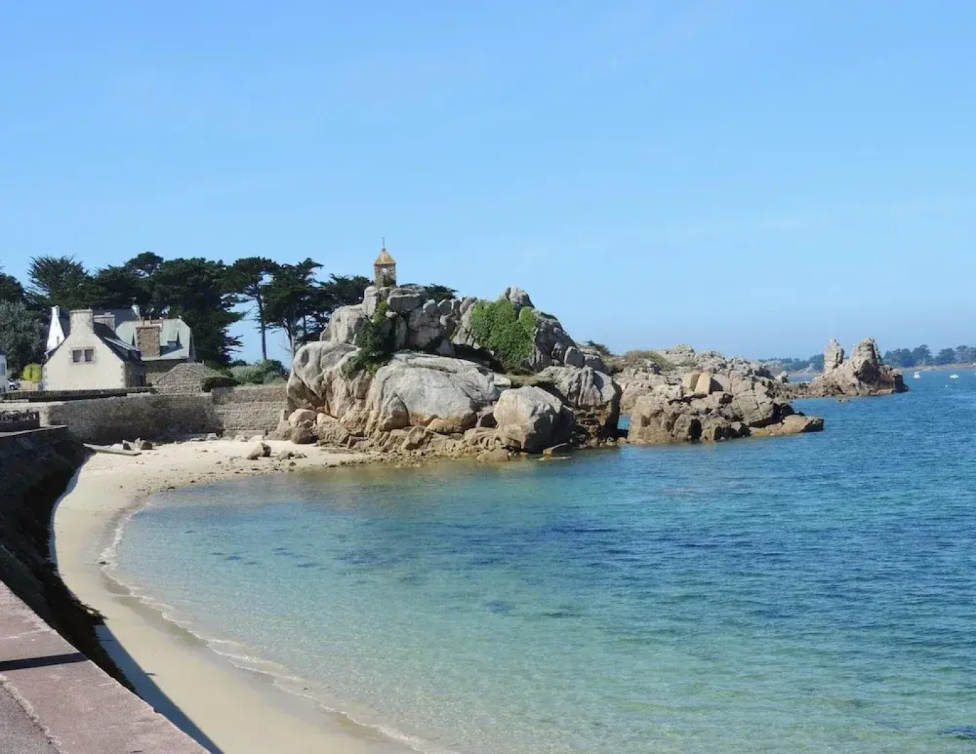 Holiday Home in Port-blanc Near Les Dunes Beach