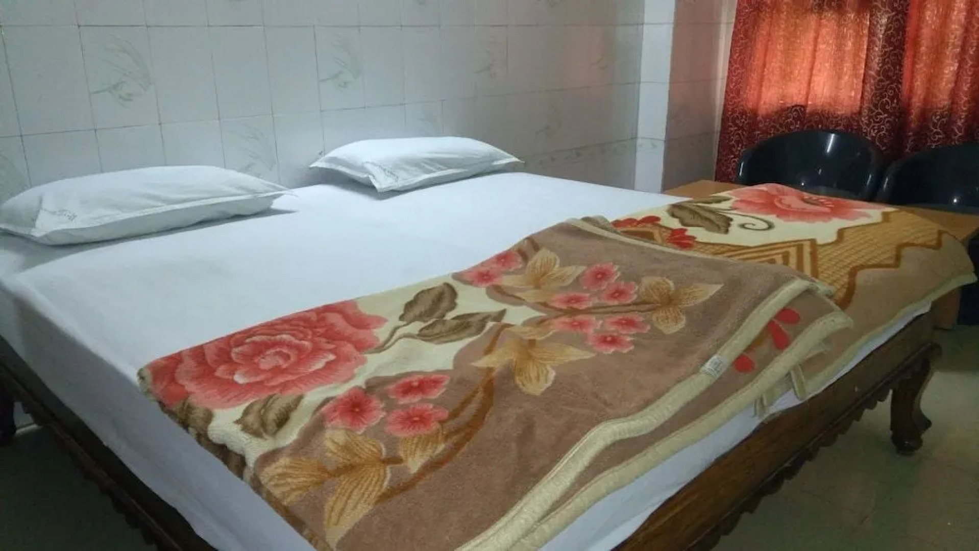 Iroomz Nama Residency