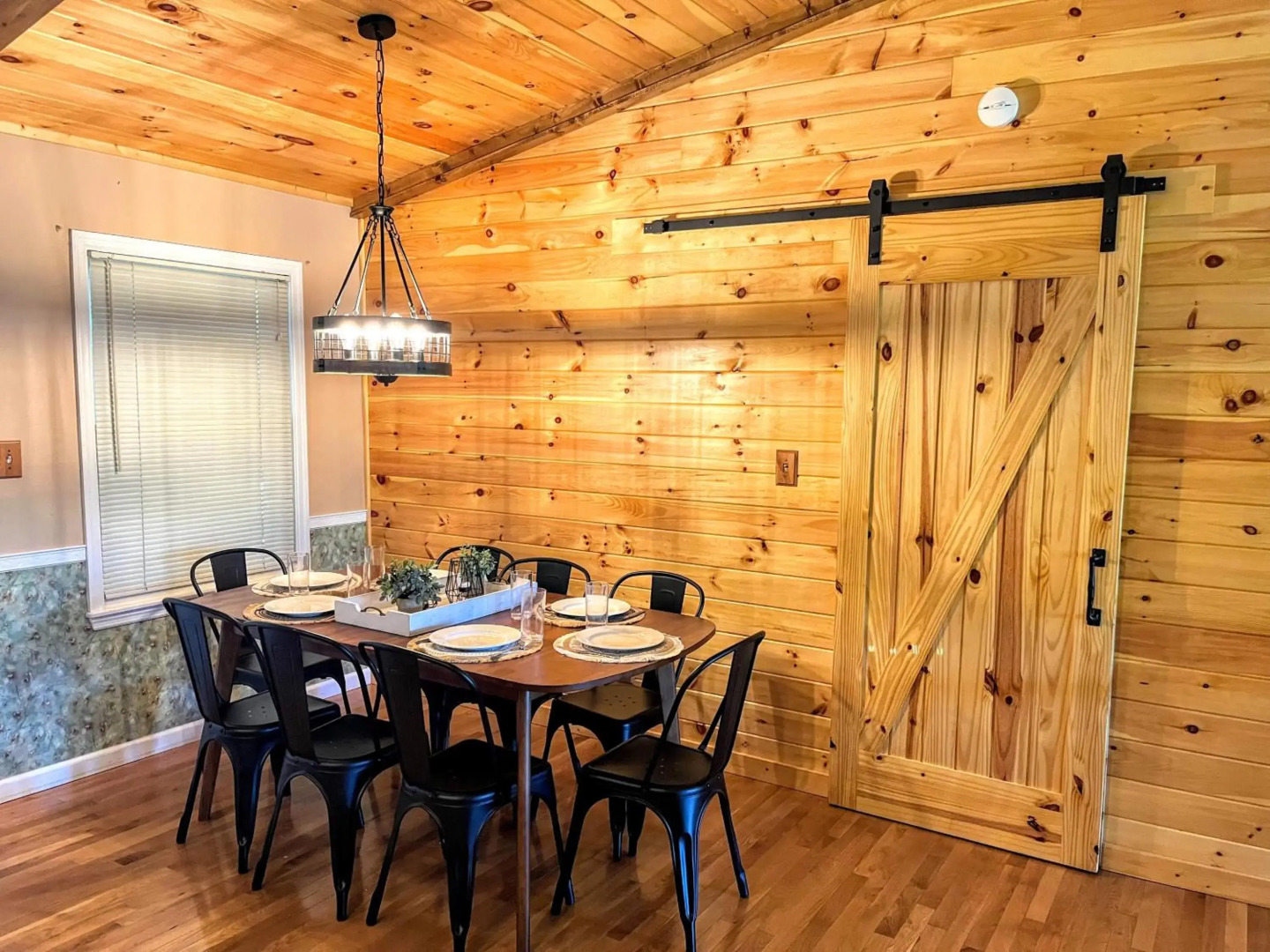 Ole Smoky BnB - Game Room, Hot Tub, Mtn Views!