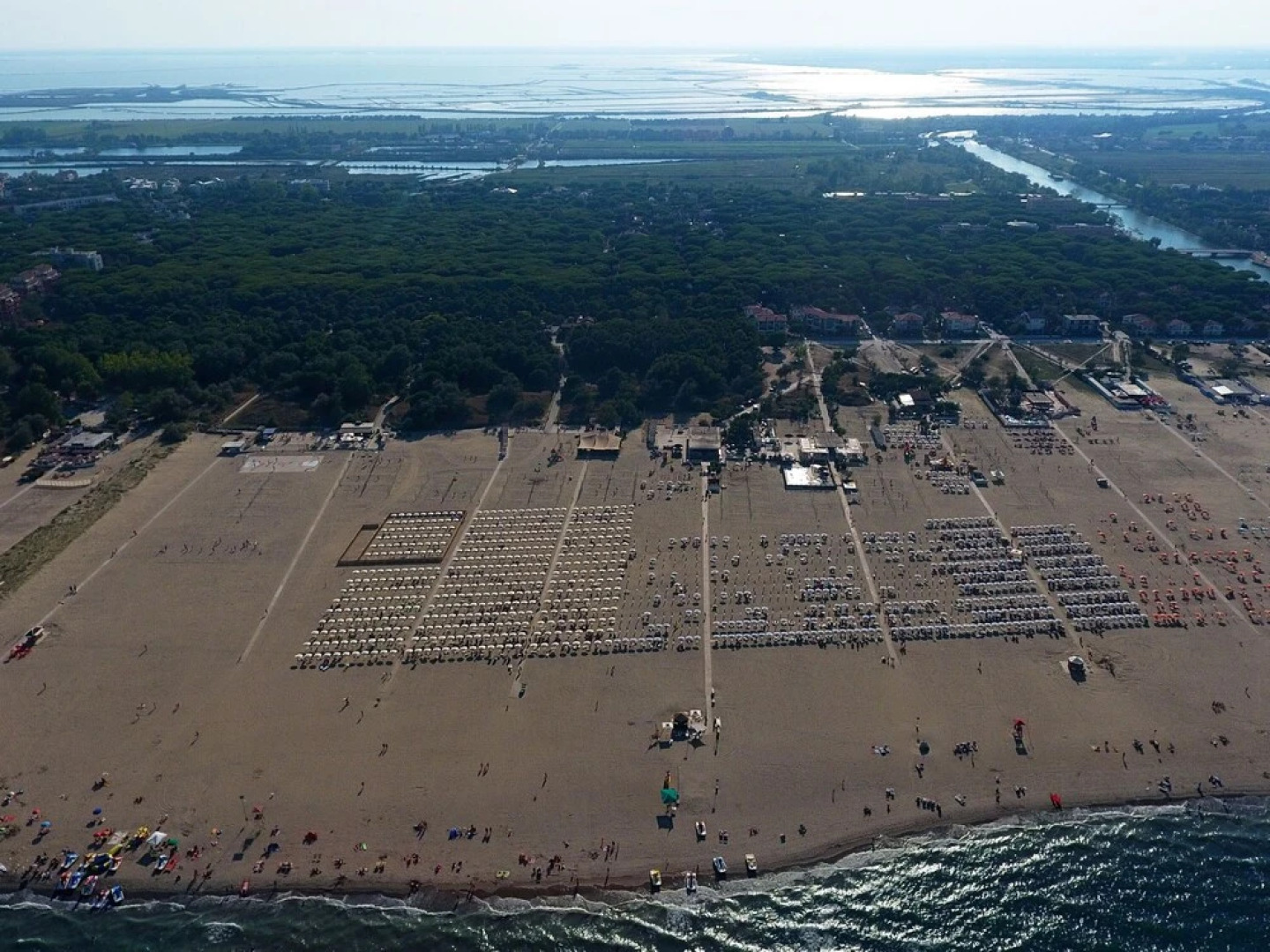 Spacious bungalow with two bathrooms on the Adriatic coast