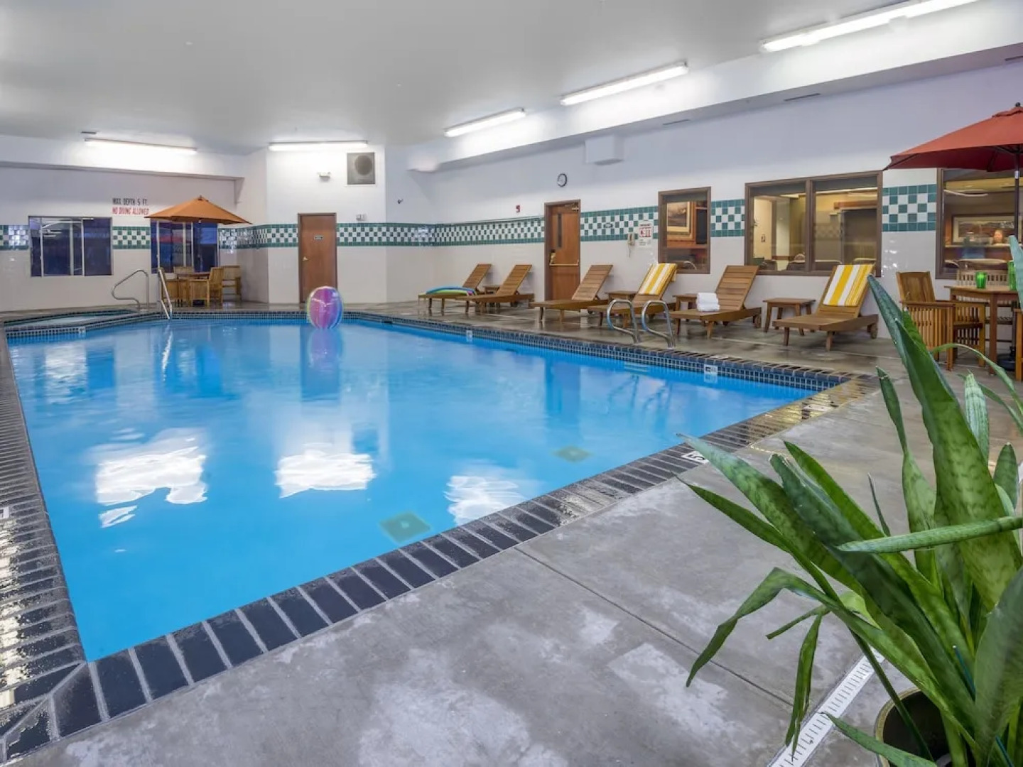 Wood River Inn & Suites