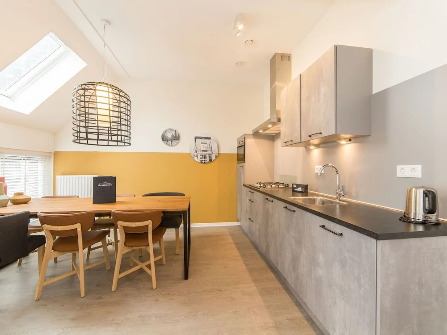 Modern Apartment, at 4 km. From Maastricht