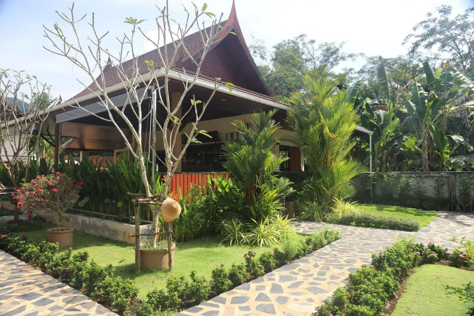 Chanapha Residence (SHA Extra Plus)