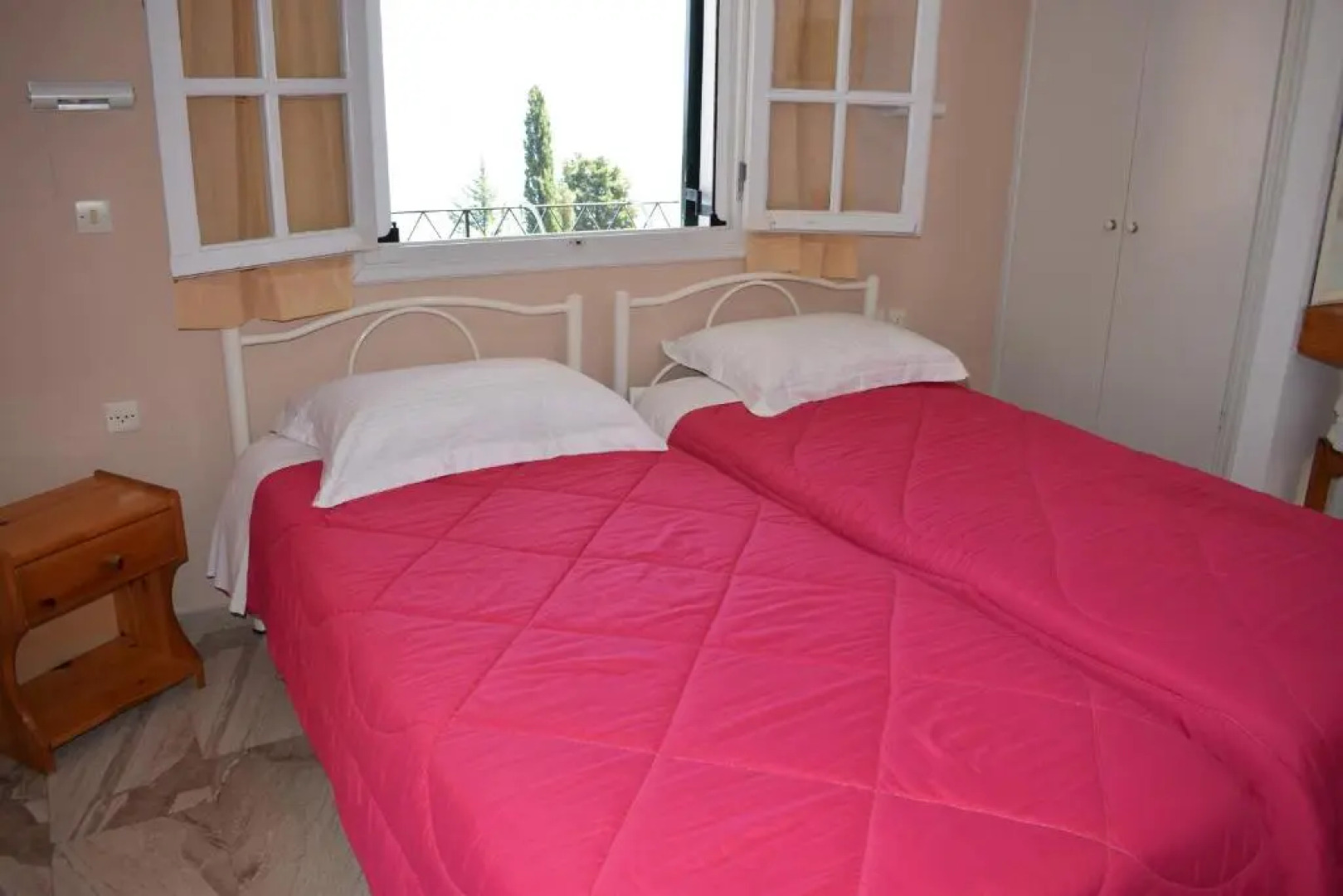 Rising Sun Apartments & Studios