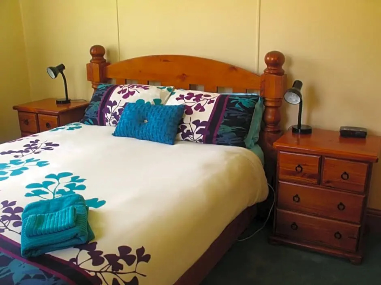 Blue Wren Riverside Cottage