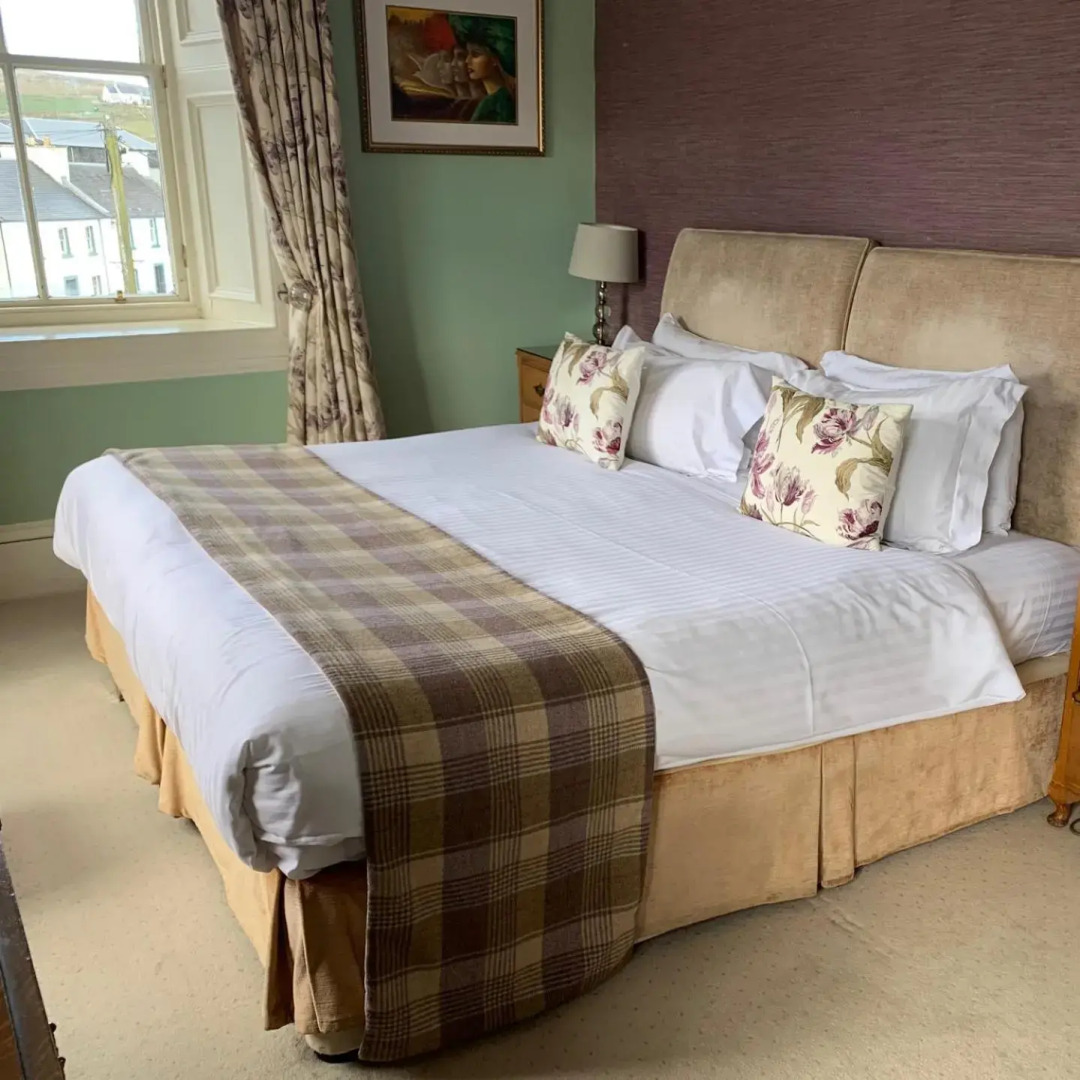 Port Charlotte Hotel