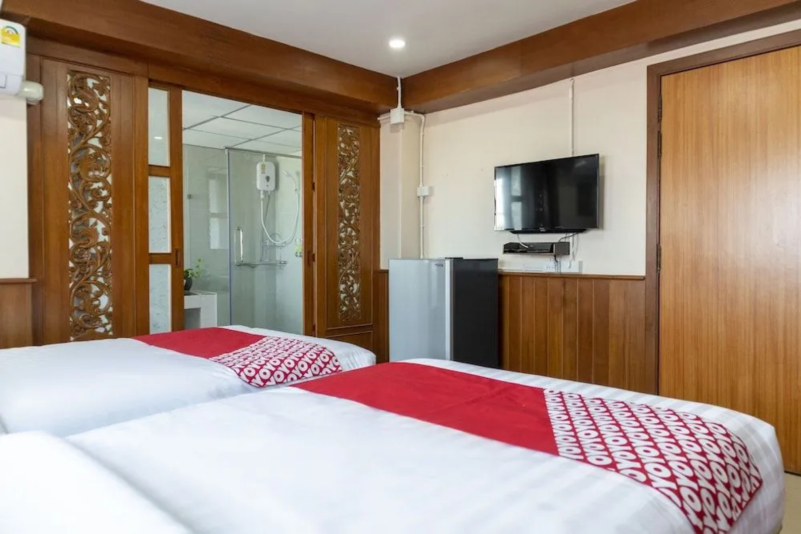 OYO 736 Green Poshtel