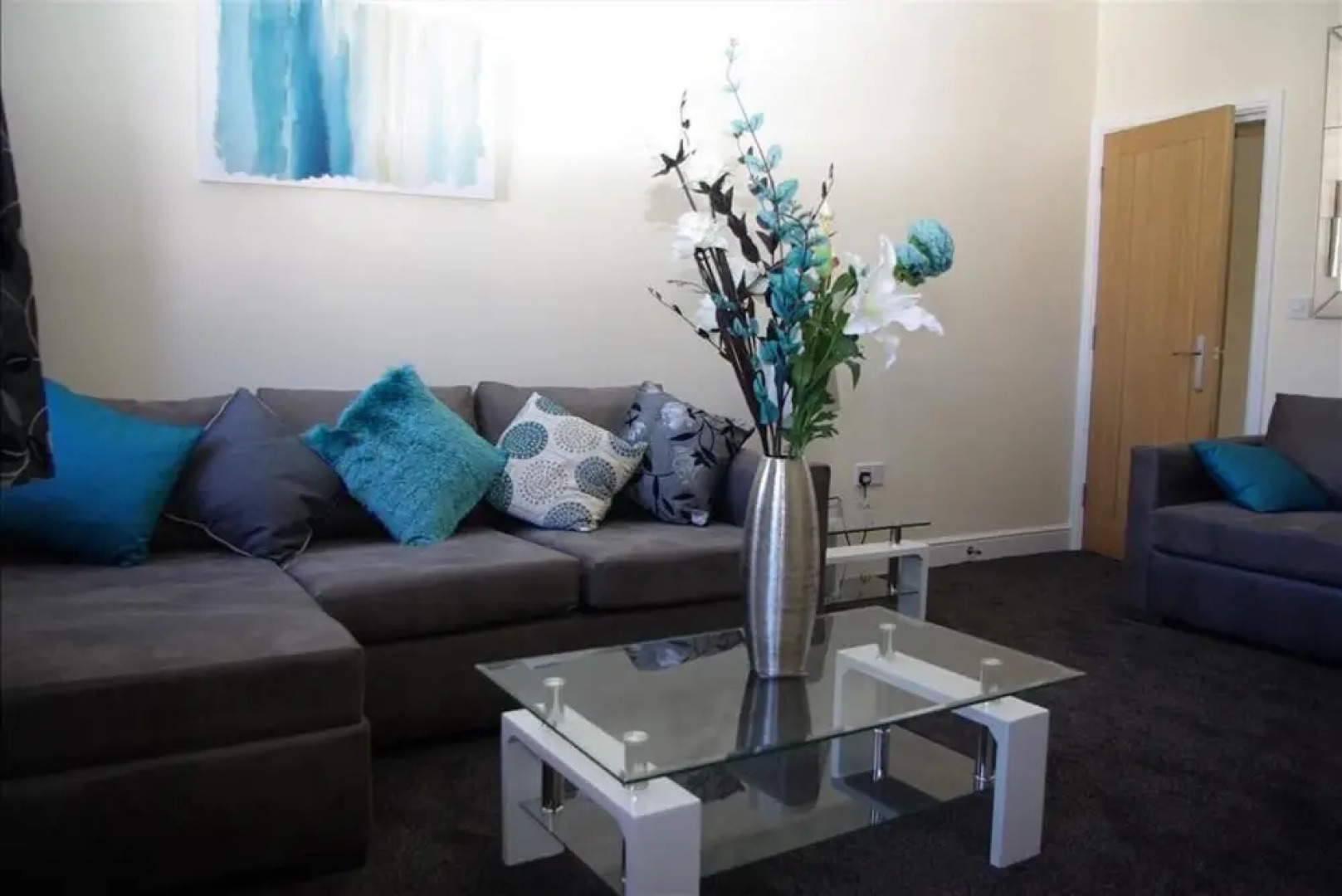 The Roaches Suite - Premier Serviced Accommodation