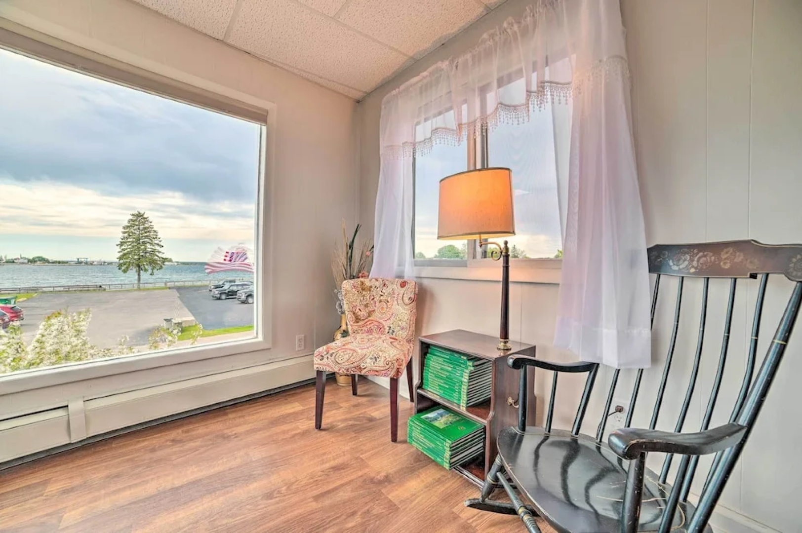 Walkable St Ignace Condo w/ Lake Huron Views