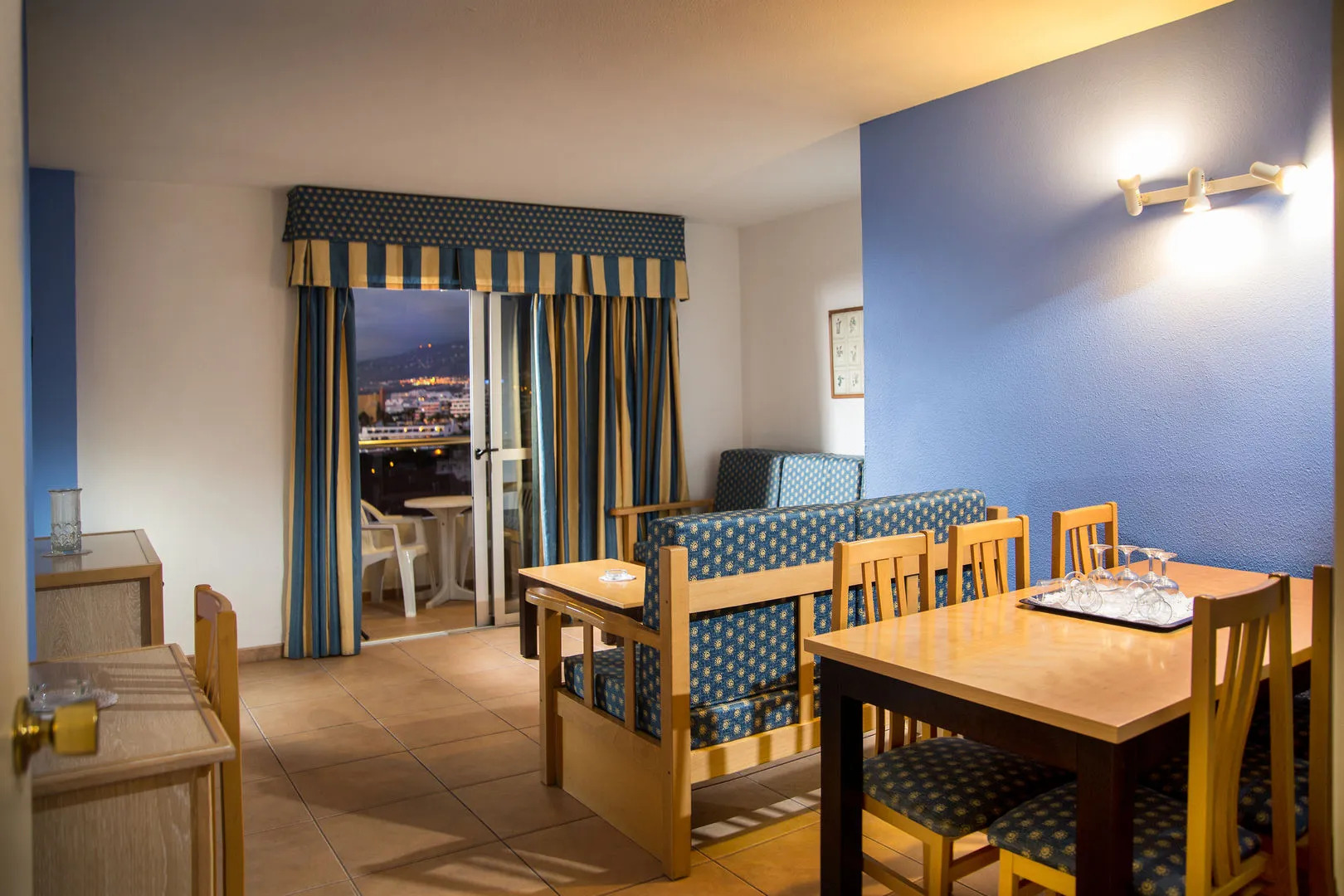 Apartamentos Oro Blanco