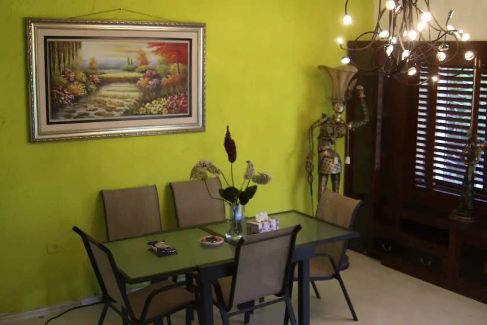 Hommus Hostel
