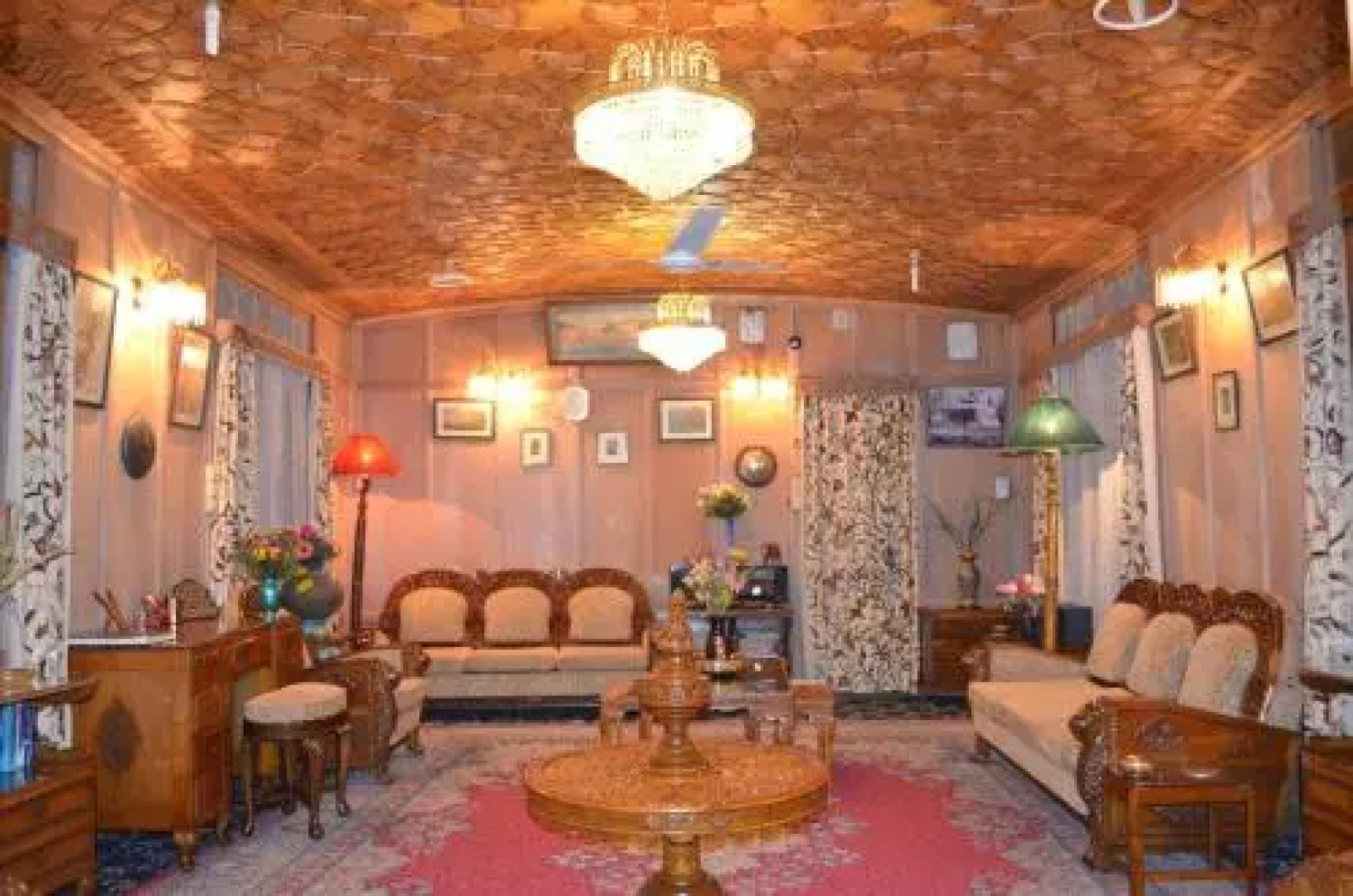 Kings Rose Houseboat