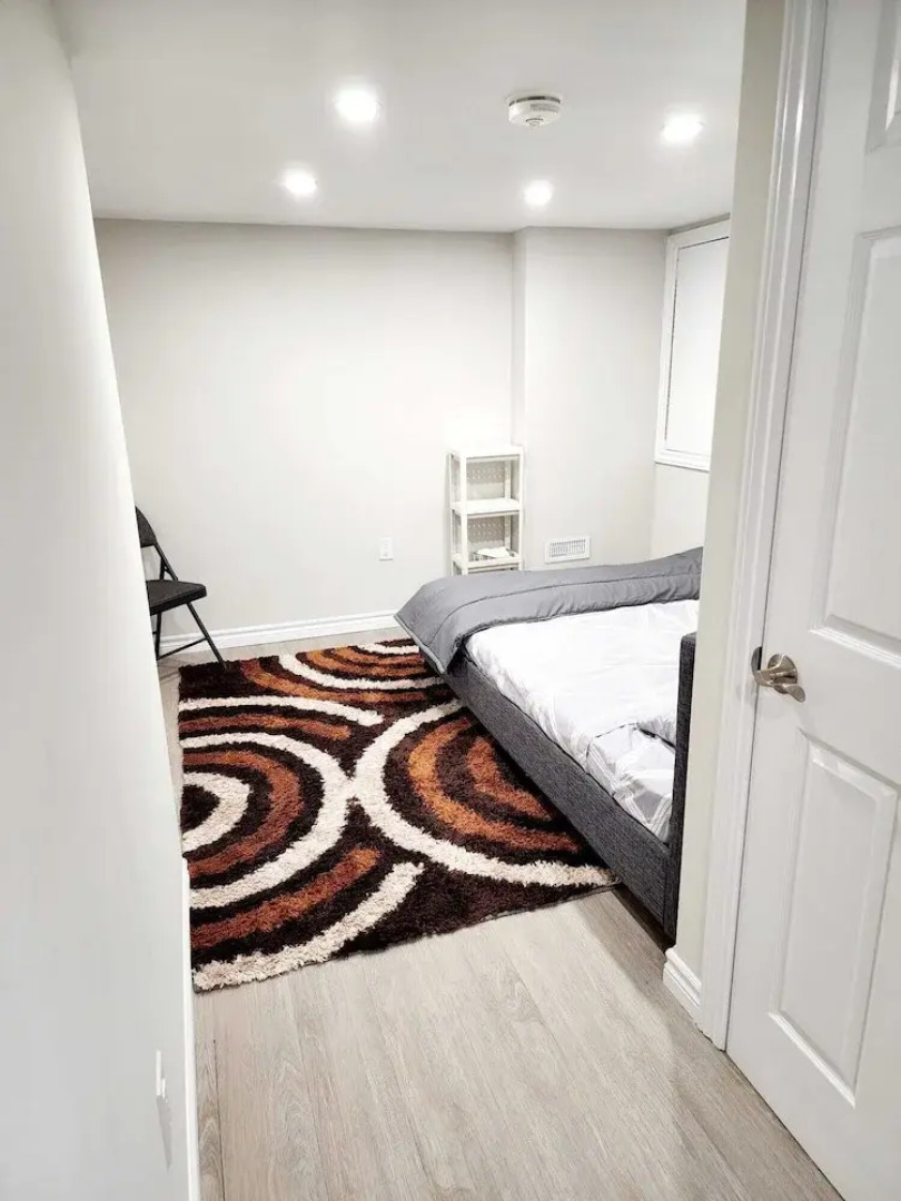 Stunning - Basement Apt in Barrie