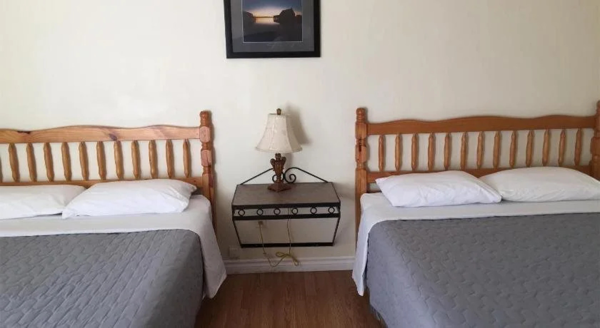 Baker's Lighthouse Motel