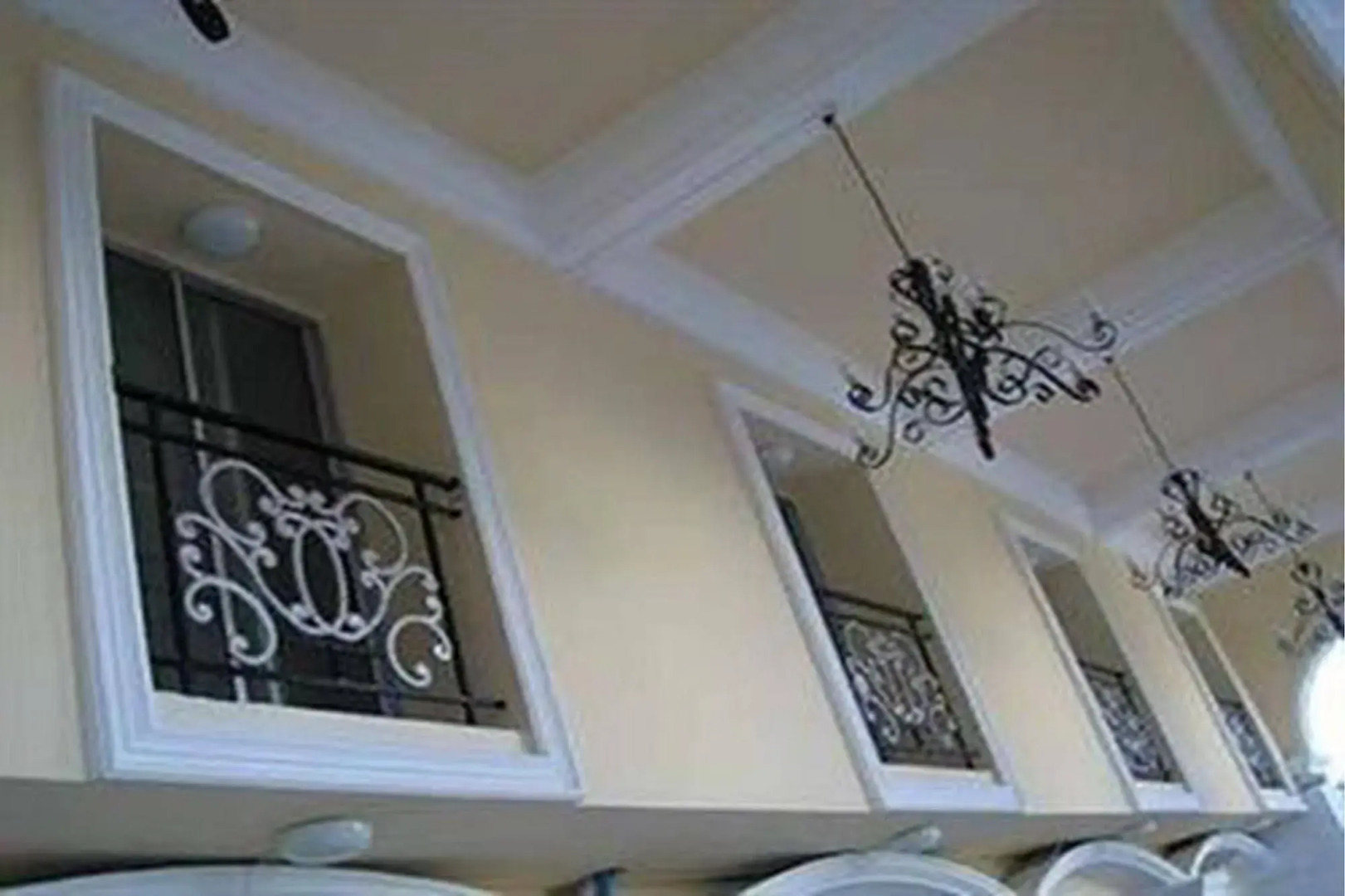 Rafael Mansion Bangkok Aiport