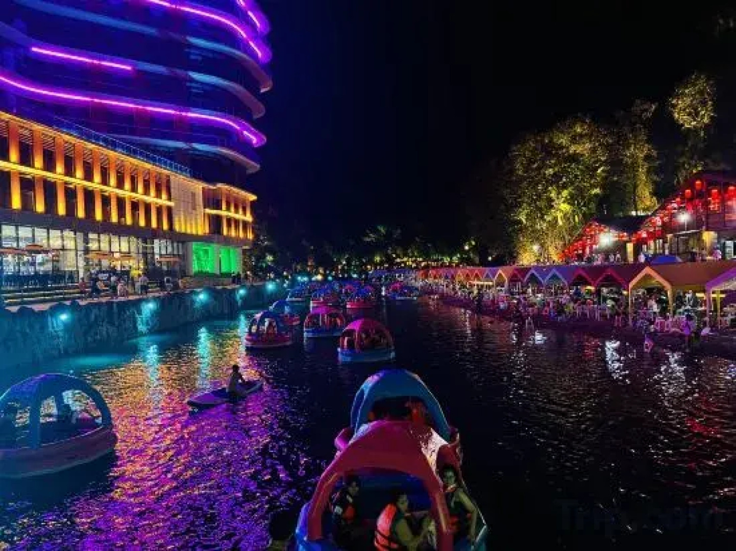 Shi Bingyun Xi River Intelligent Hotel