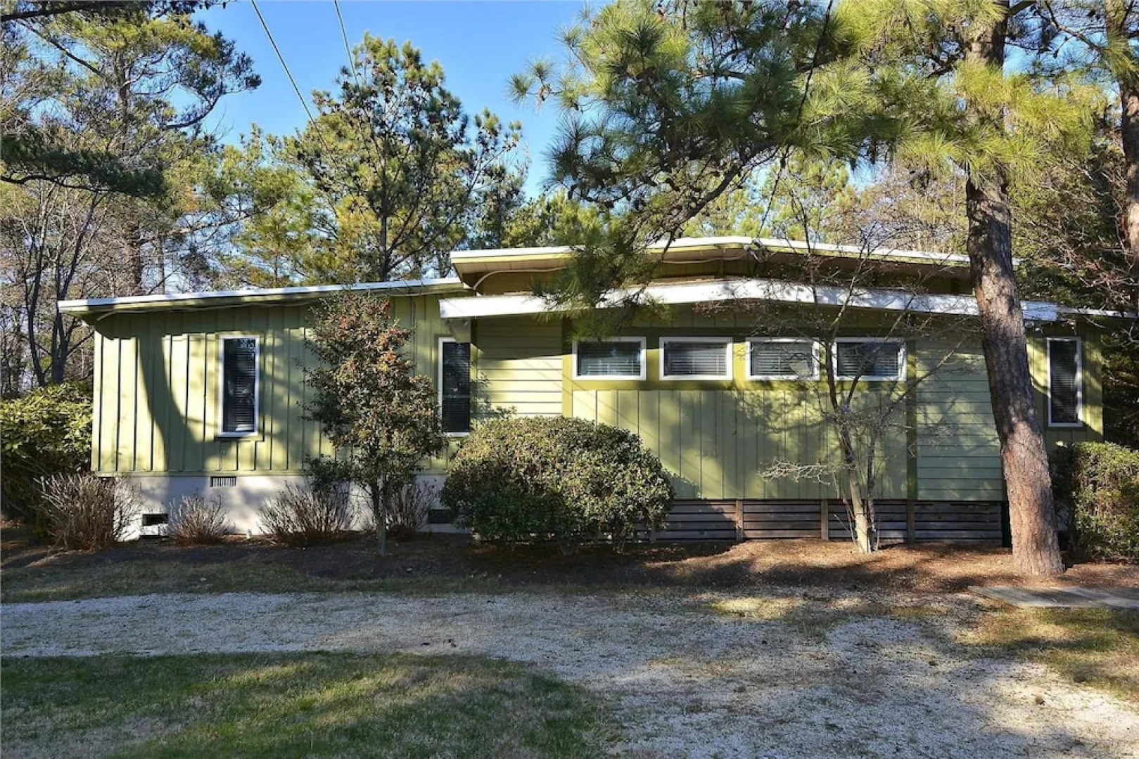 16 Robins Lane North Shores by Long & Foster