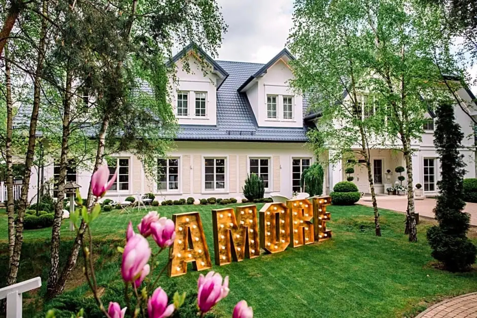 Dwór Złotopolska Dolina Mansion House