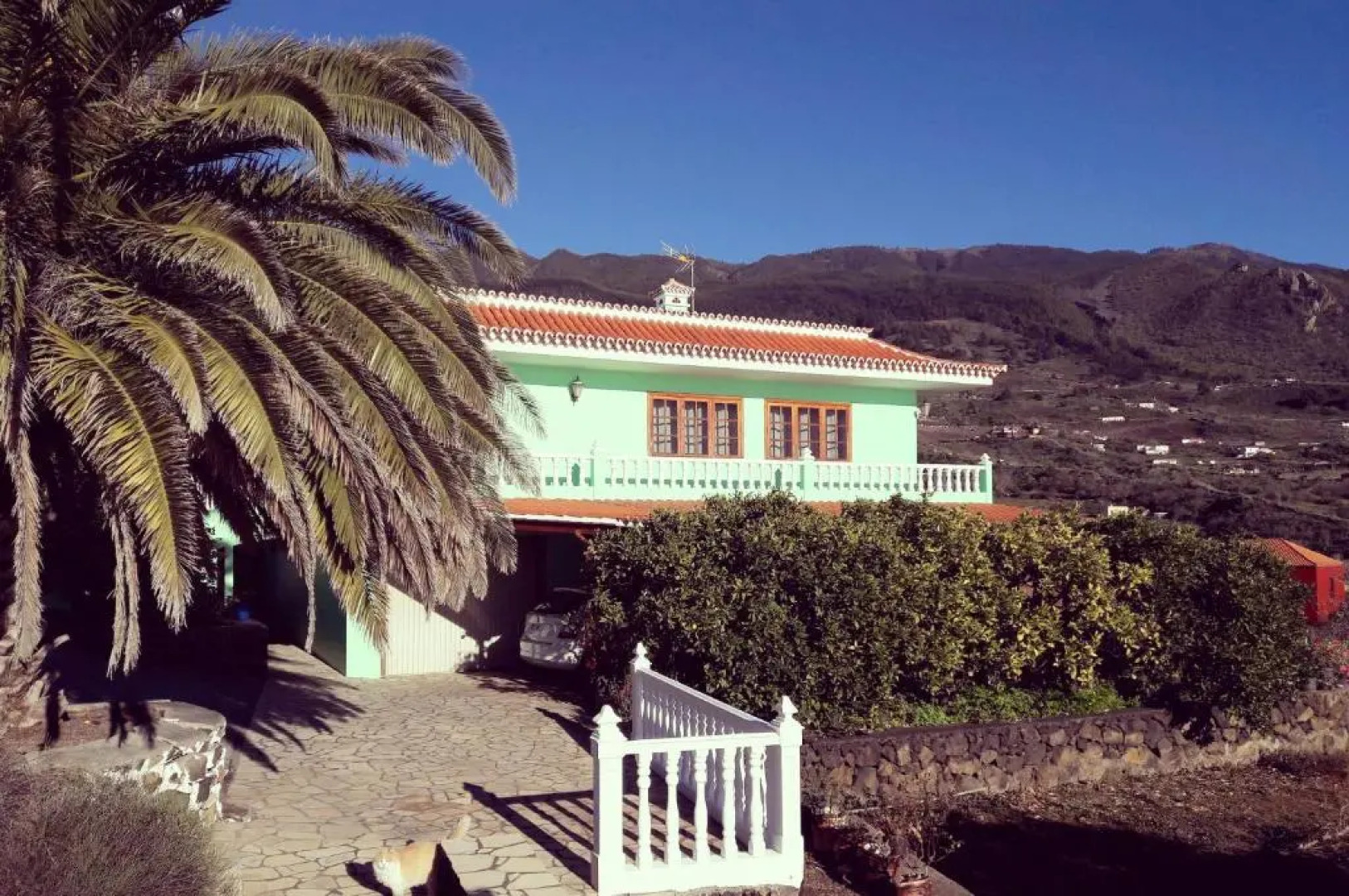 Sea and Mountain View Apartment