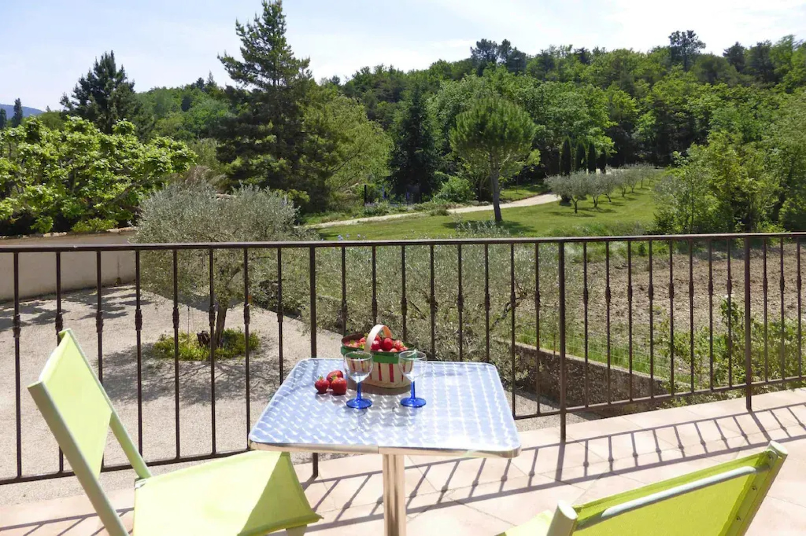 Cosy Holiday Flat With Communal Pool, Malaucène