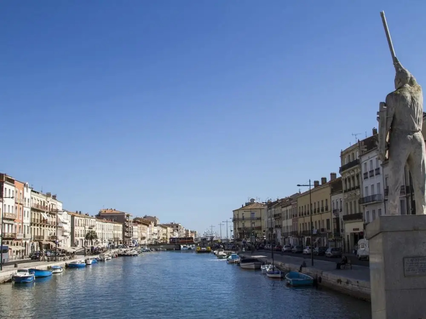 Apartment With 2 Bedrooms in Sète, With Enclosed Garden and Wifi - 400