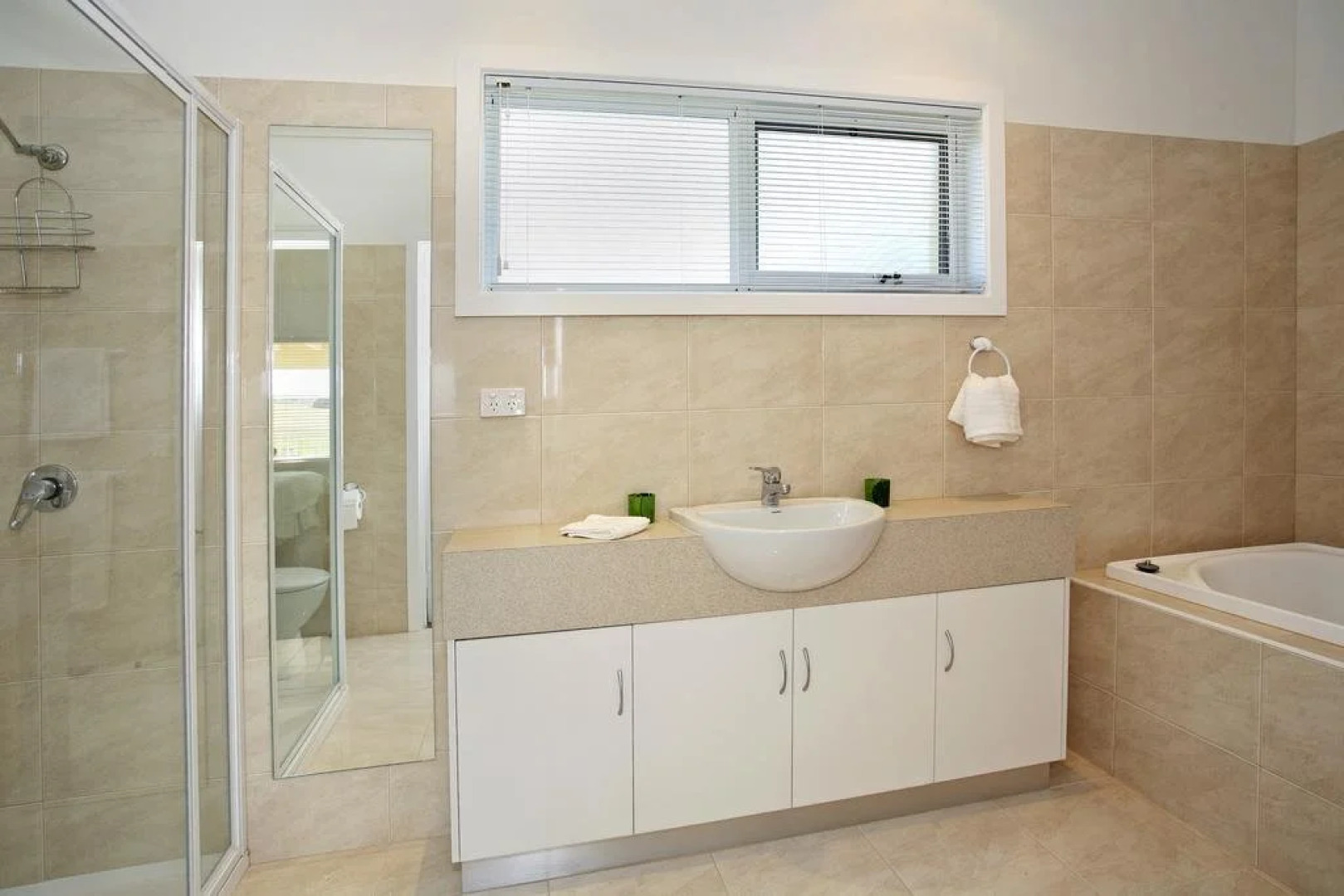 Waybourne Vineyard & Winery