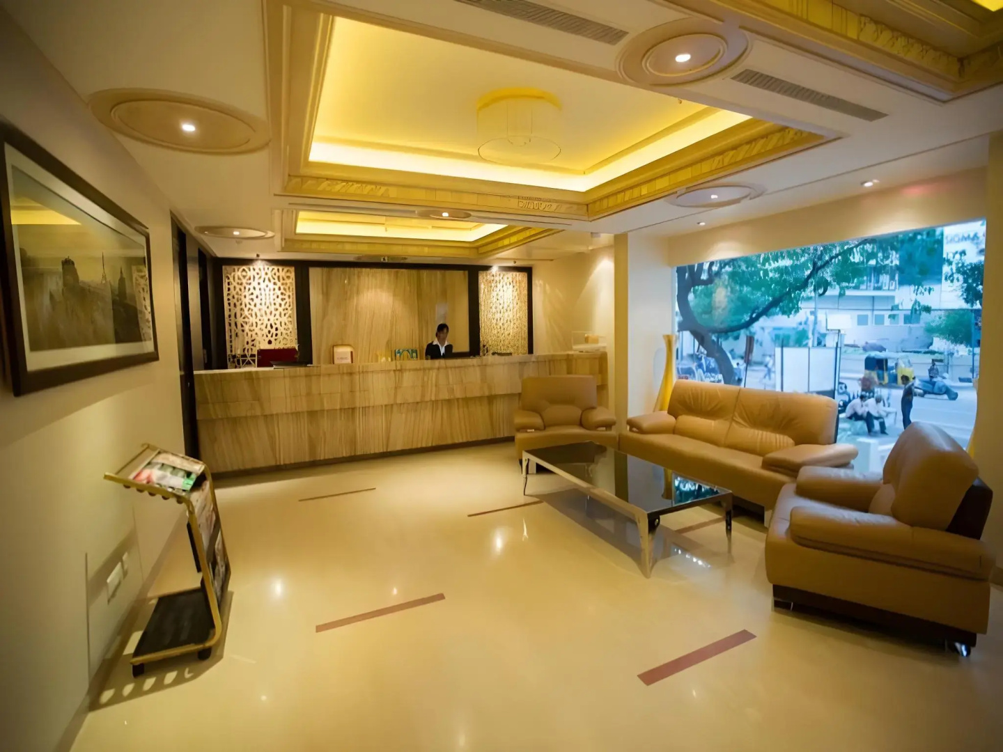 Royal Reve Hotel