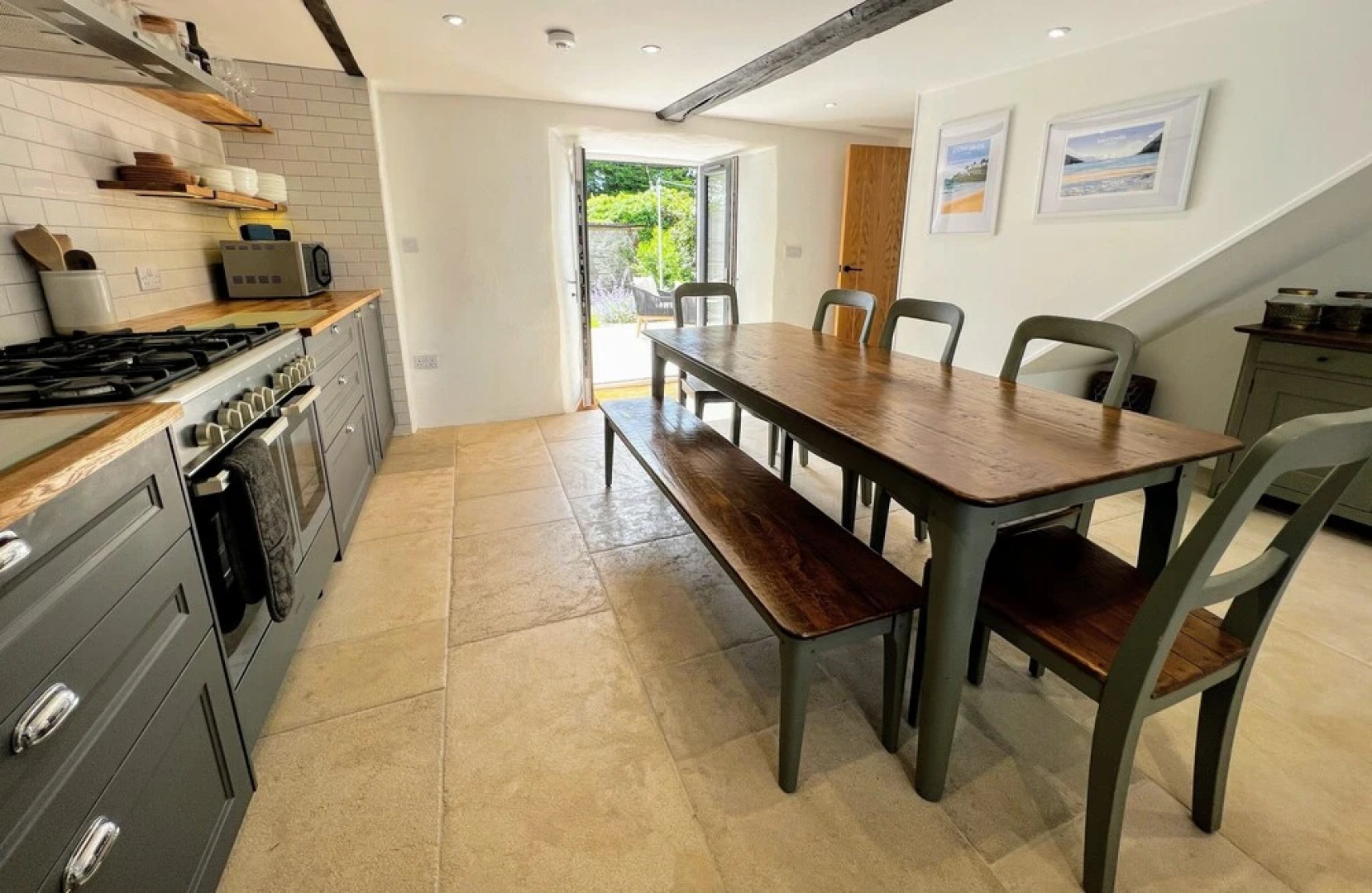 Beautiful Rural Cottage by the Coast