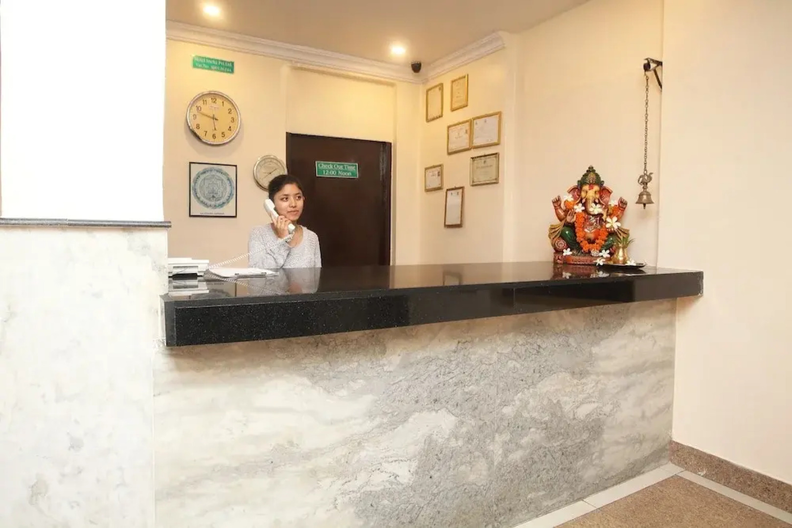 Capital O 699 Hotel Sneha