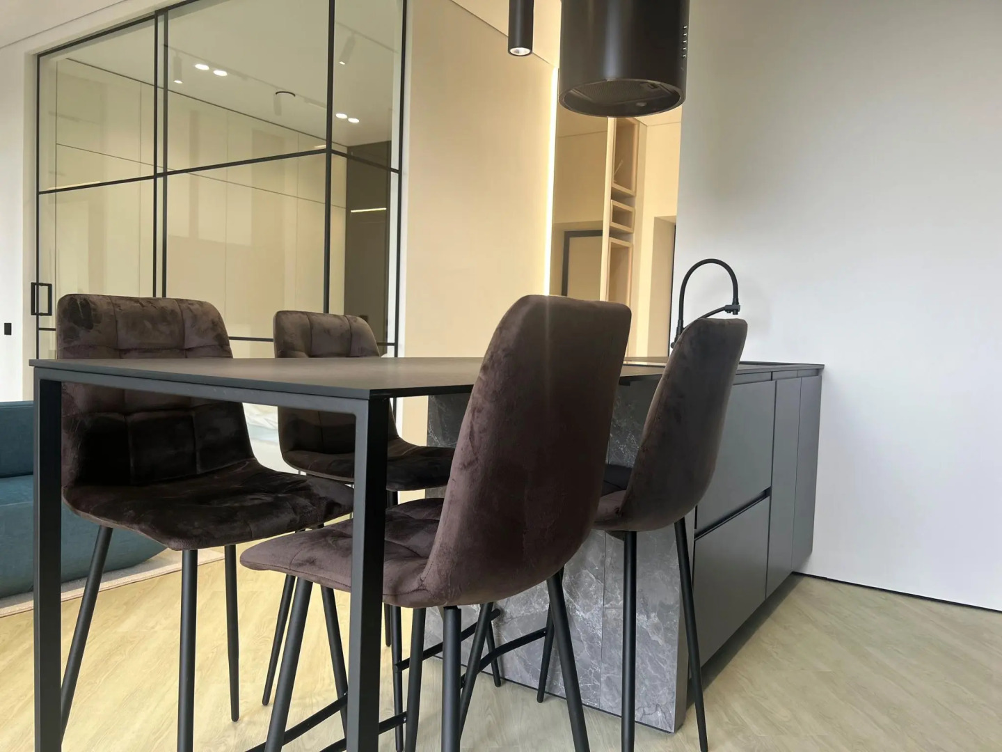 Live (Лайв) на улице Нурсултана Назарбаева 1/3