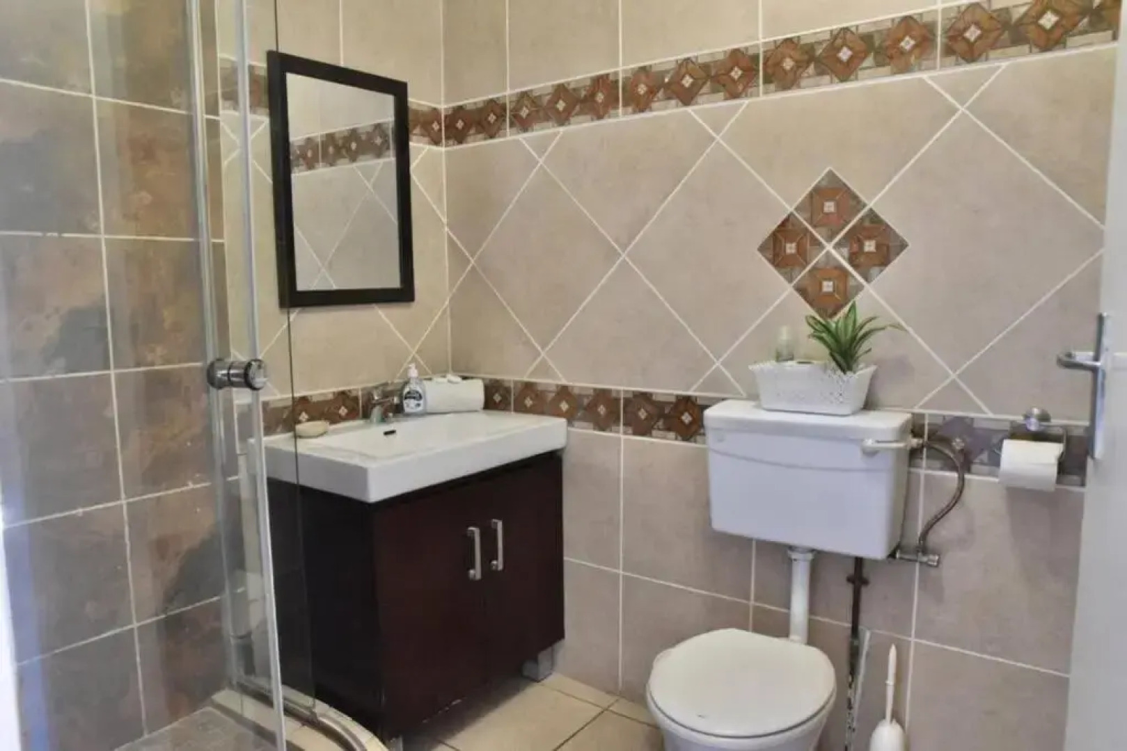 12 Settler Sands Beachfront cottage with sea view