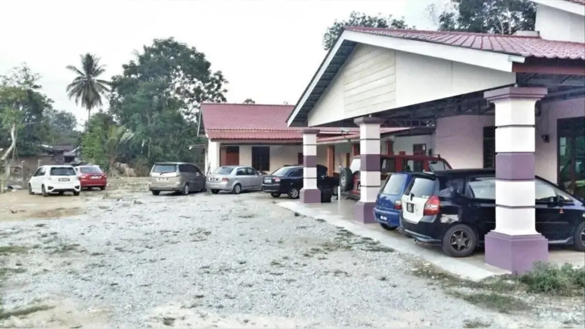 Merkang Guesthouse Pasir Puteh by OYO